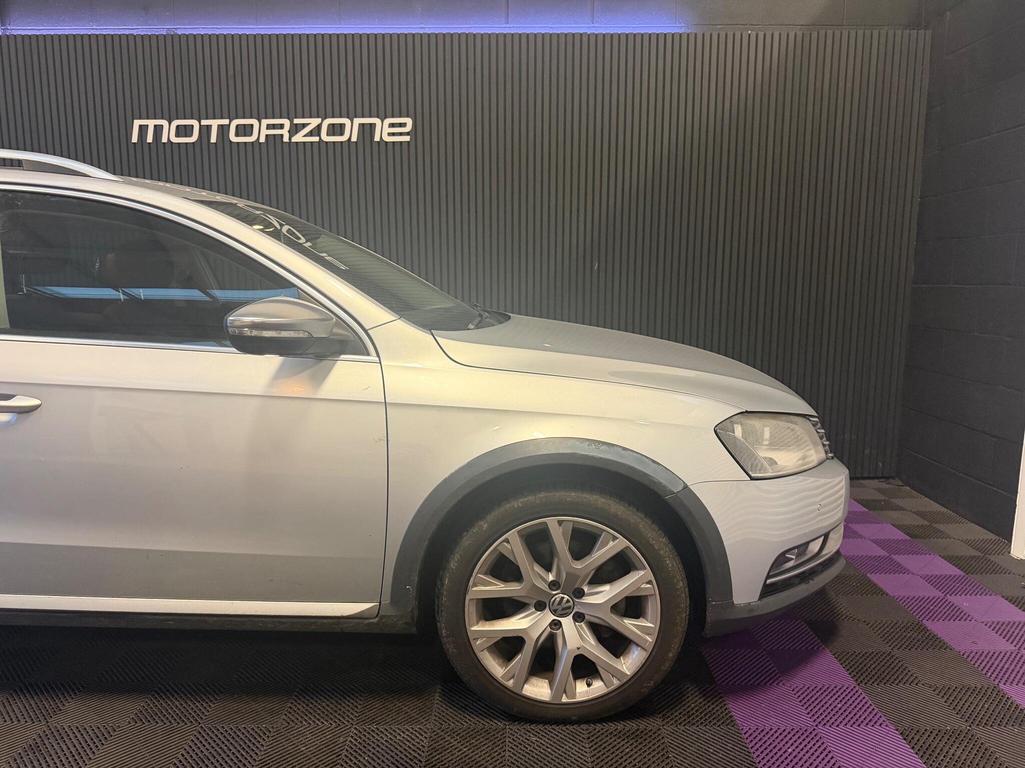 Volkswagen Passat view 8