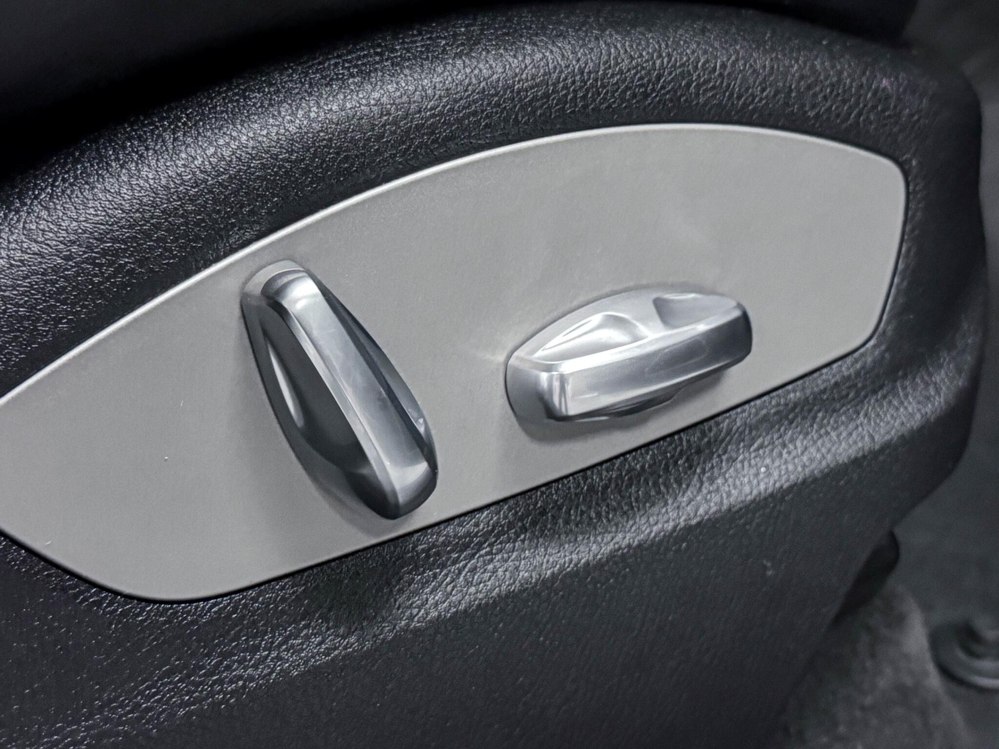 Porsche Macan view 34
