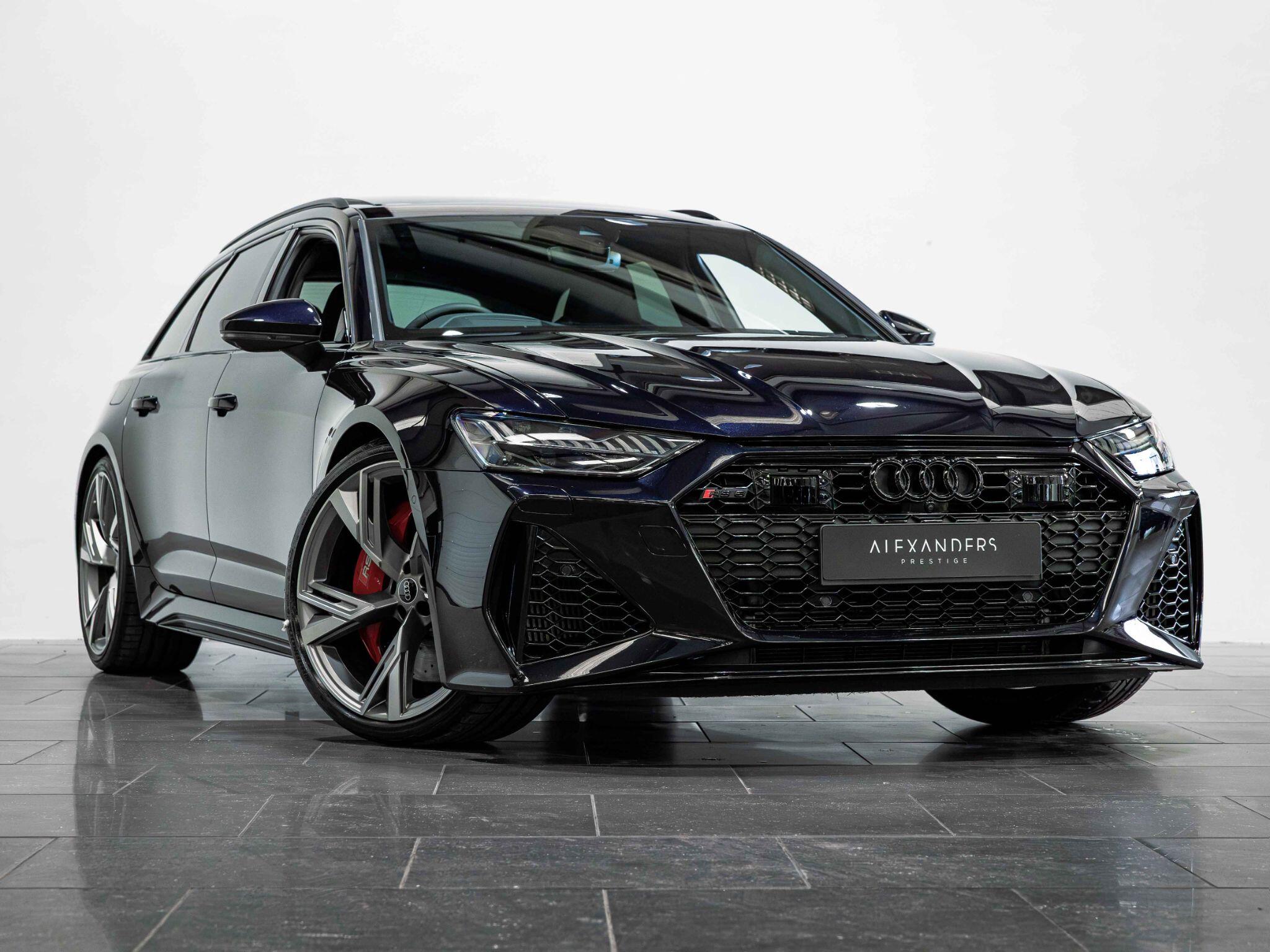 Audi RS6 Avant view 8