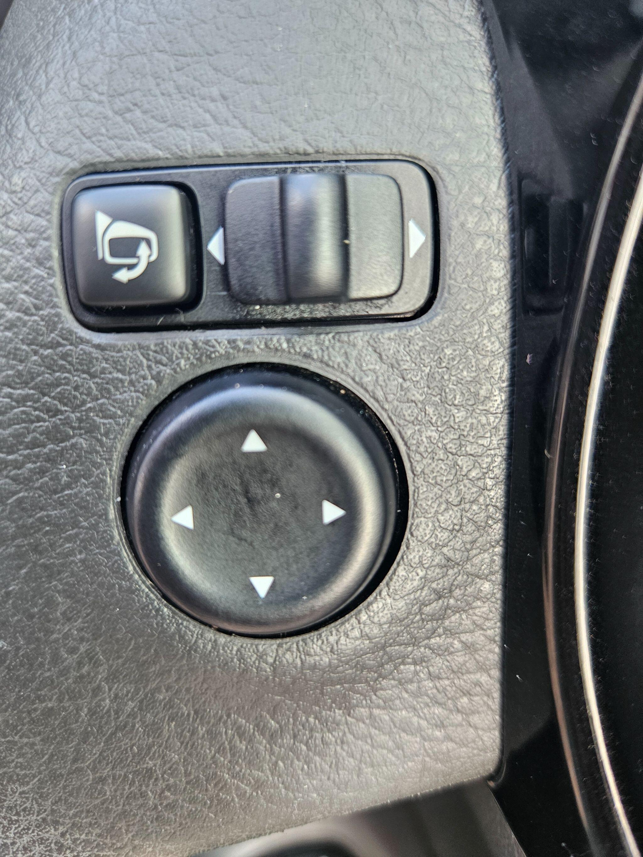2017 Nissan Qashqai image 38