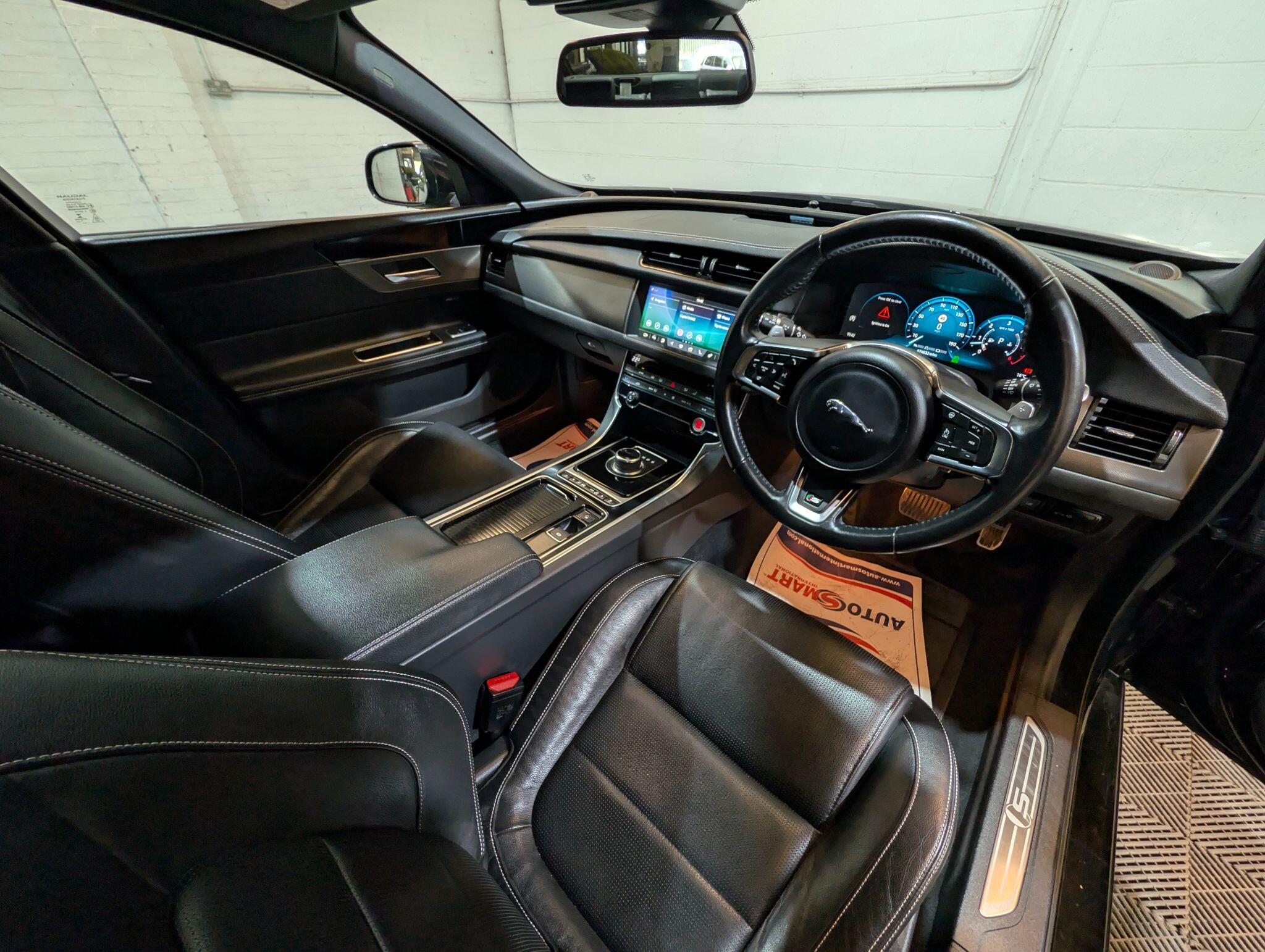 Jaguar XF view 72