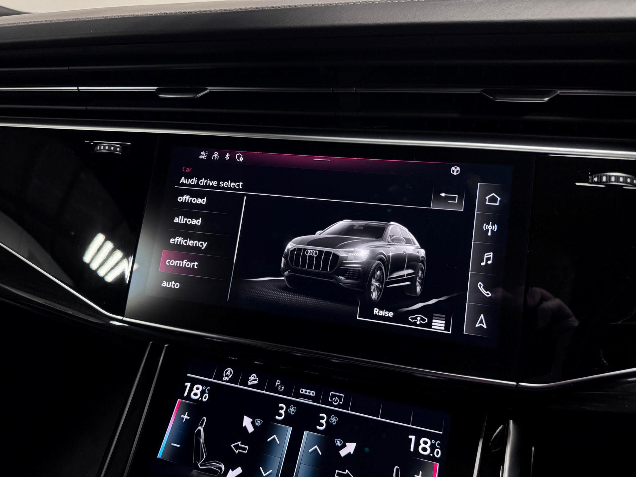 Audi SQ8 view 48