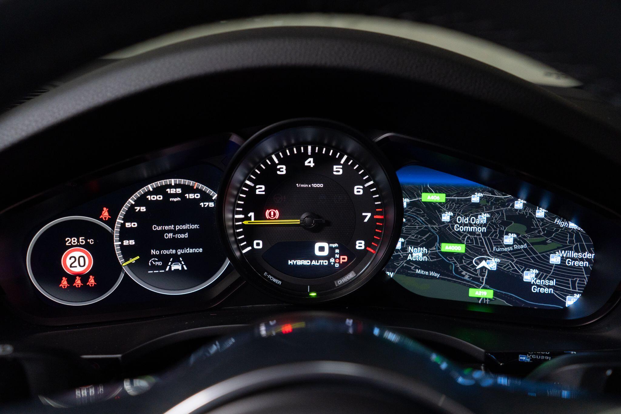 Porsche Cayenne view 29
