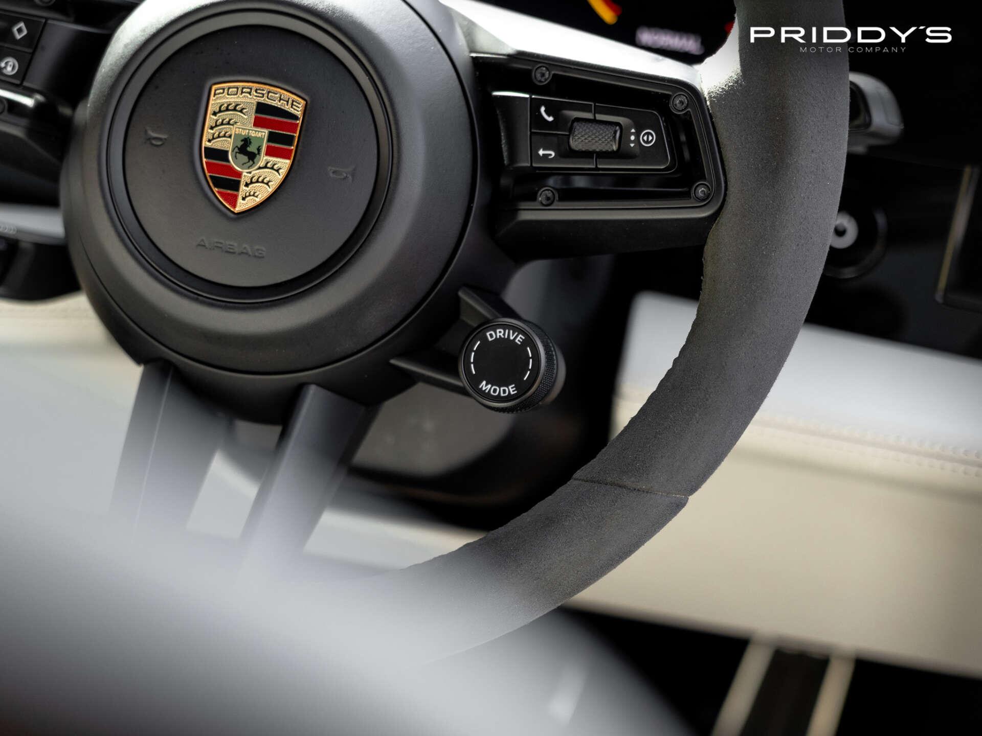 Porsche Taycan view 35