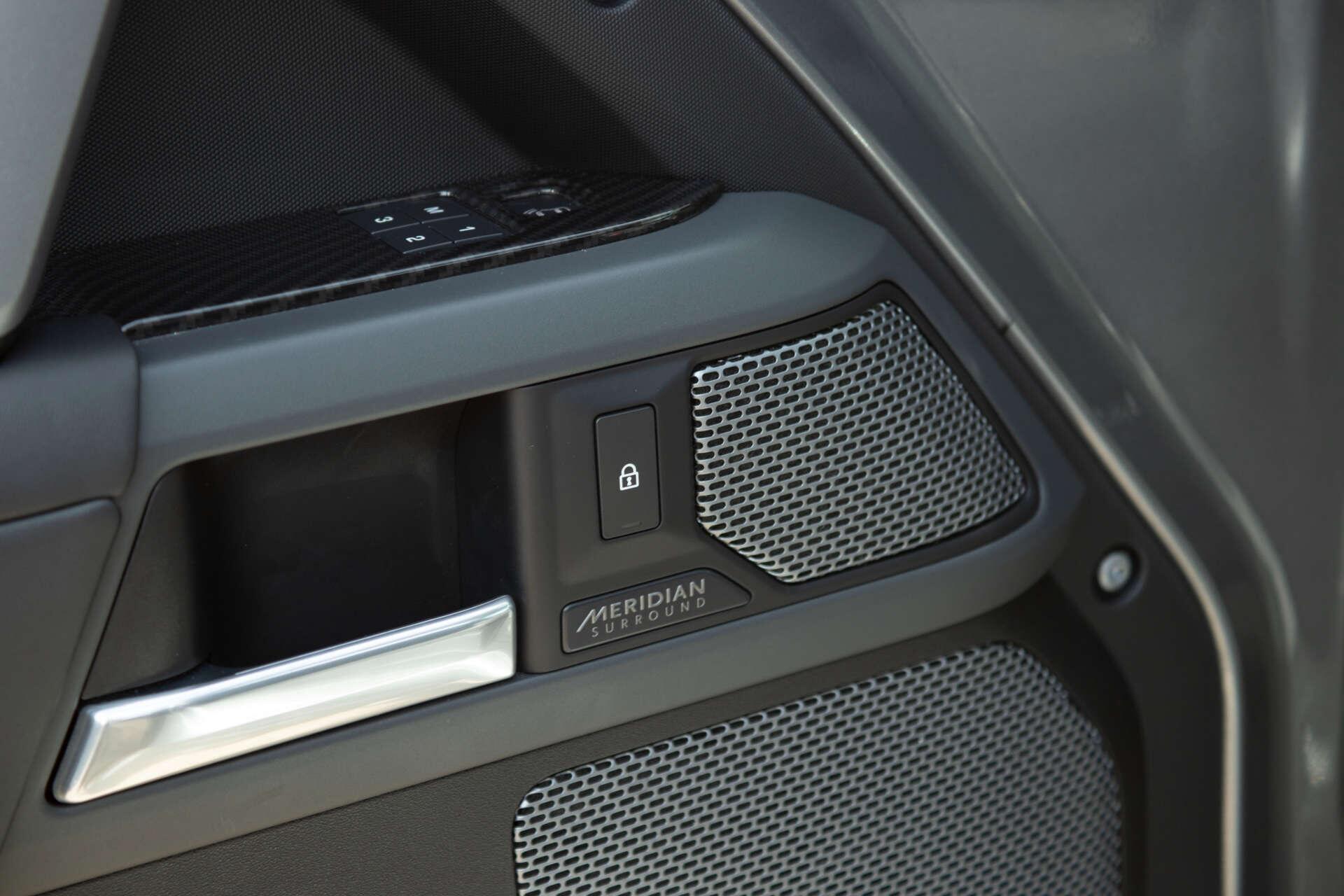 Land Rover Defender view 42