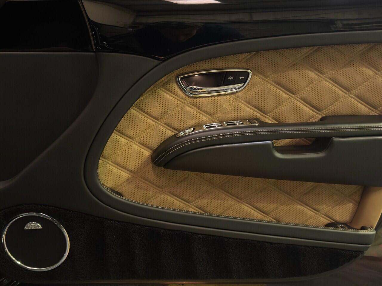 Bentley Mulsanne view 8