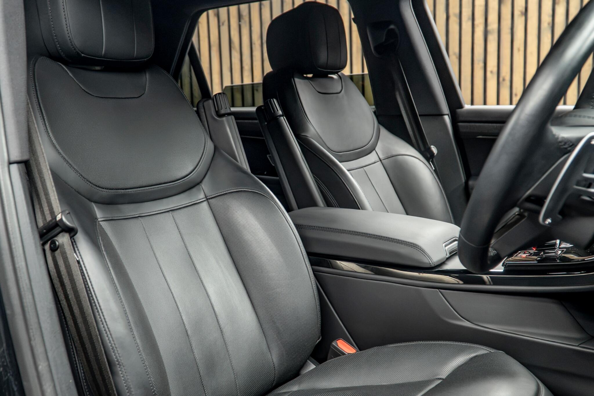 Land Rover Range Rover Sport view 2