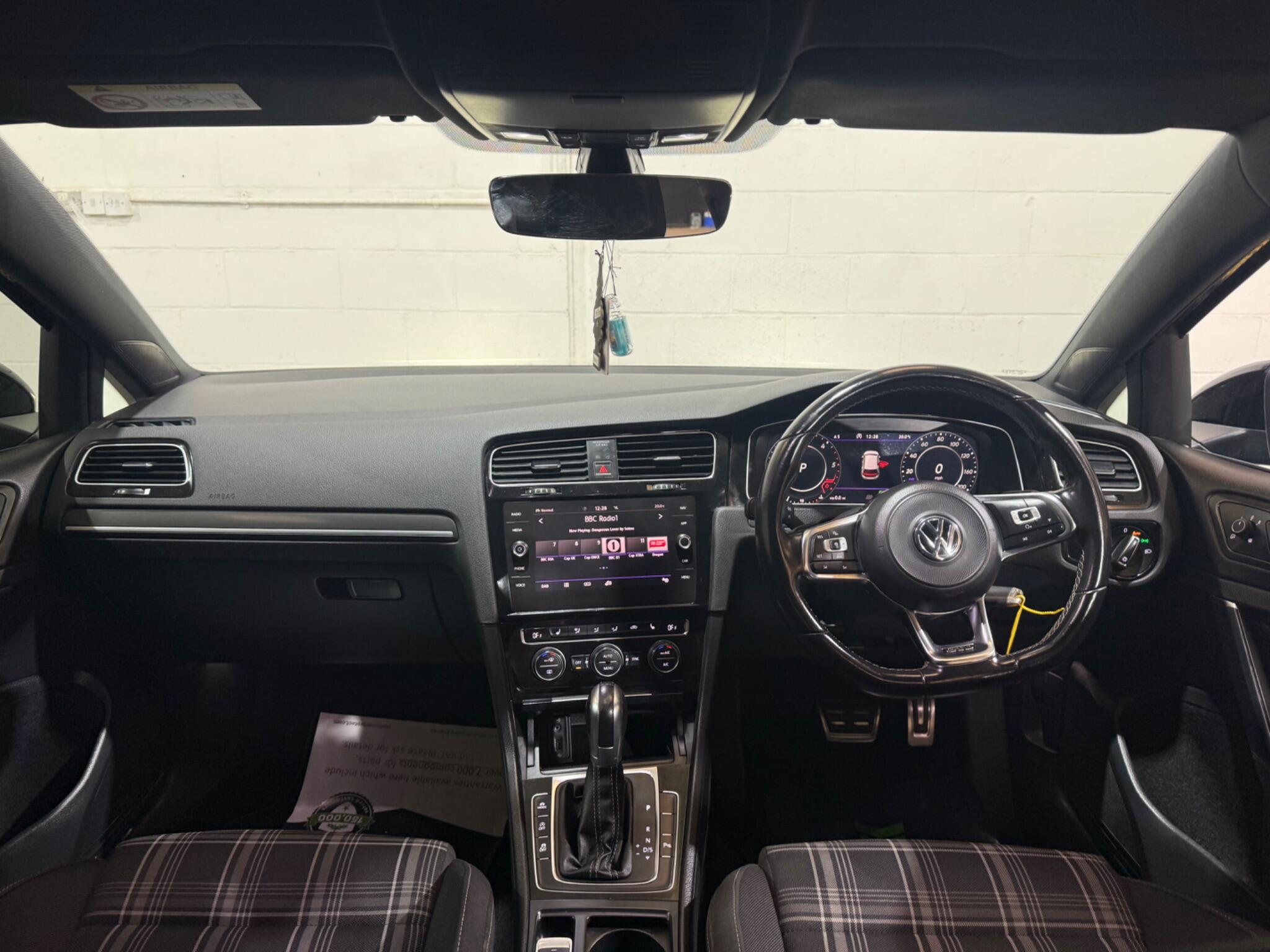 Volkswagen Golf view 19