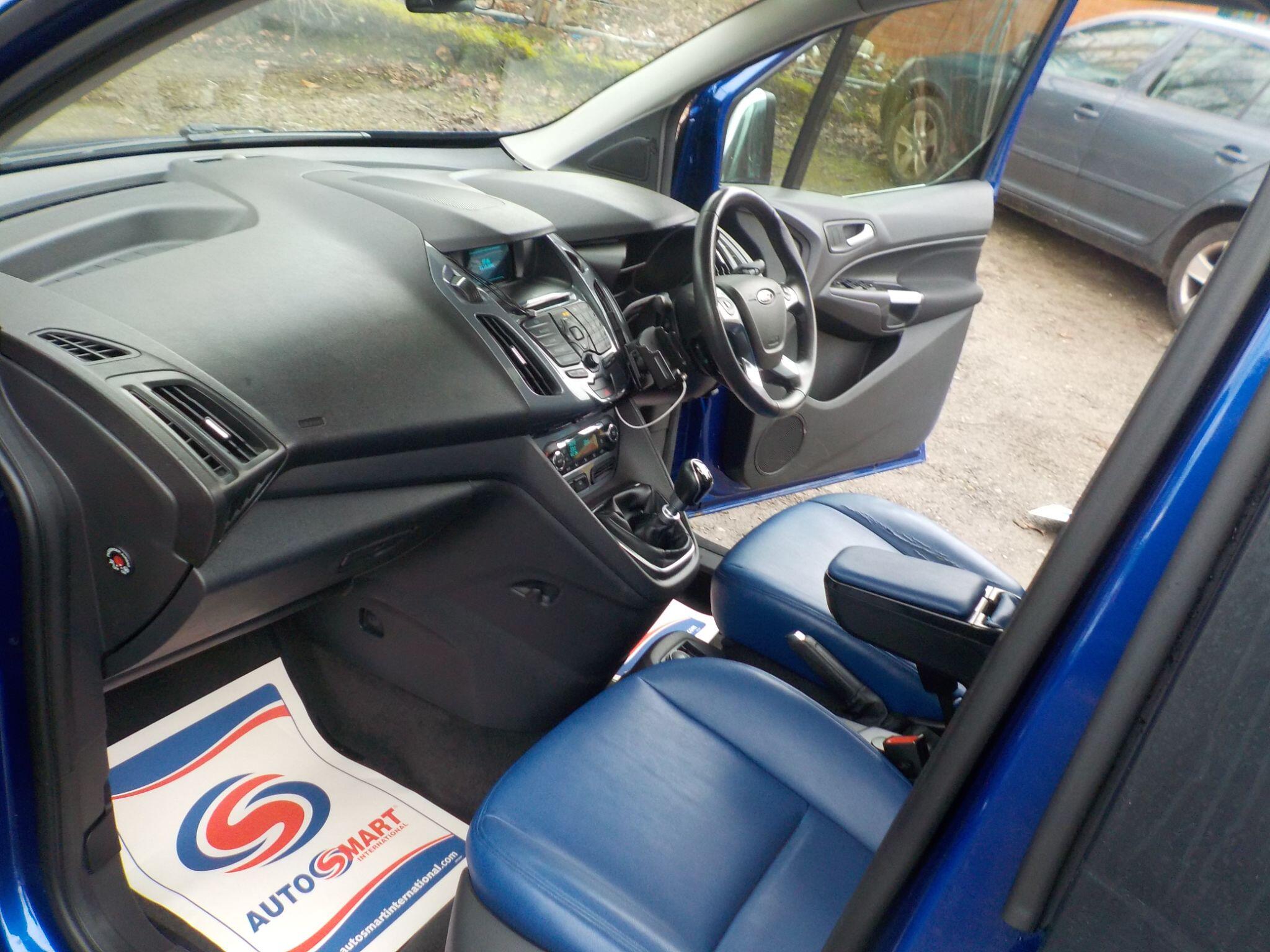 Ford Tourneo Connect 1.6 TDCi Titanium Euro 5 5dr