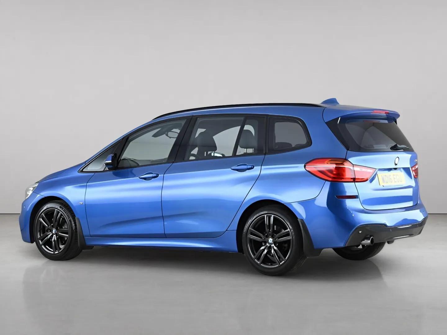 BMW 2 Series view 6