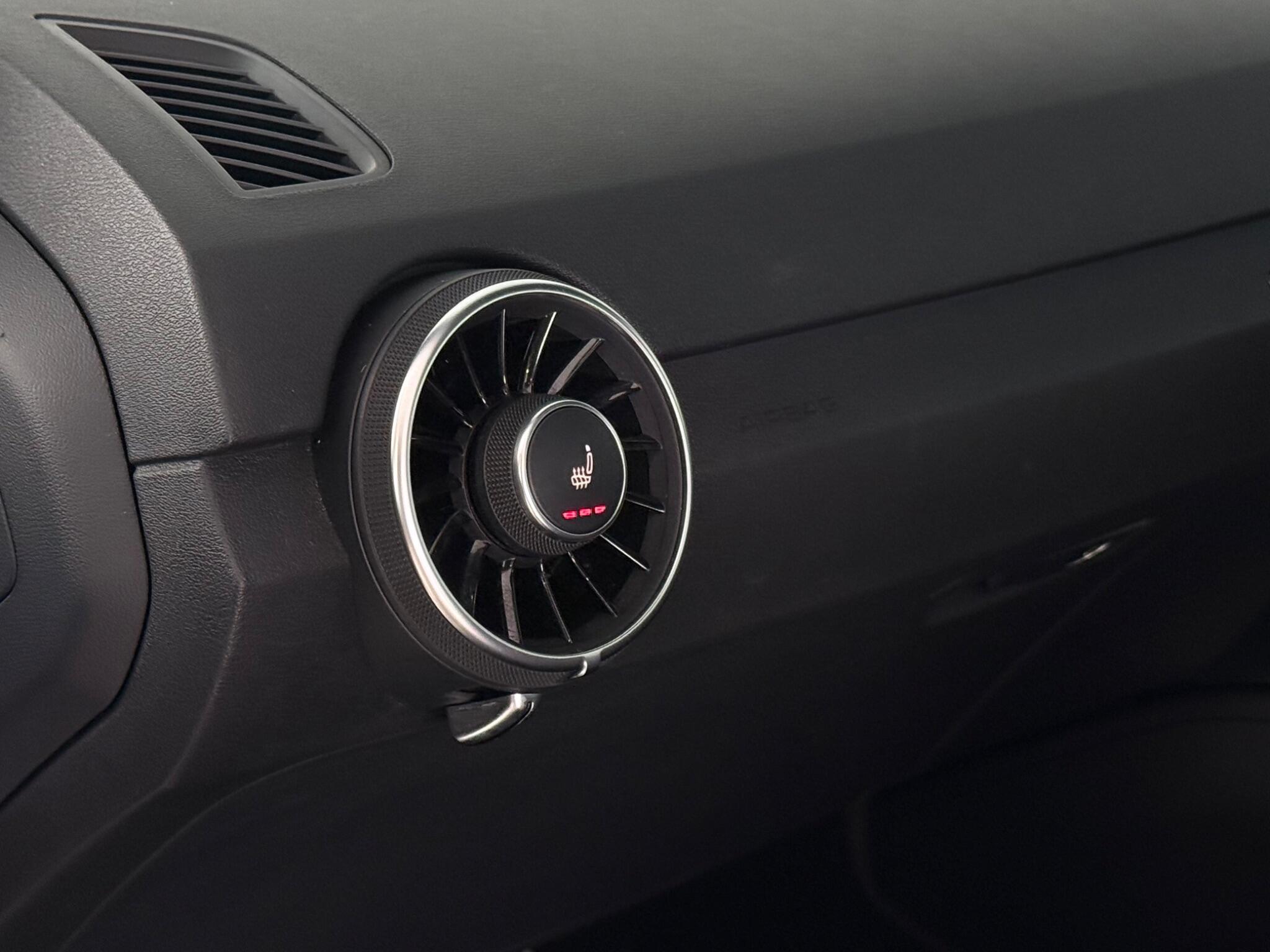 Audi TT view 32