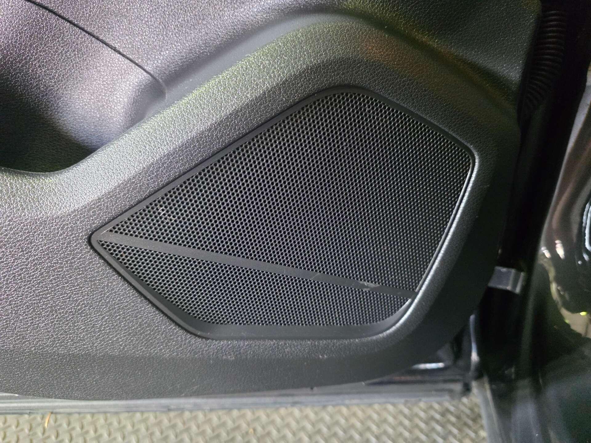 Audi Q2 view 49