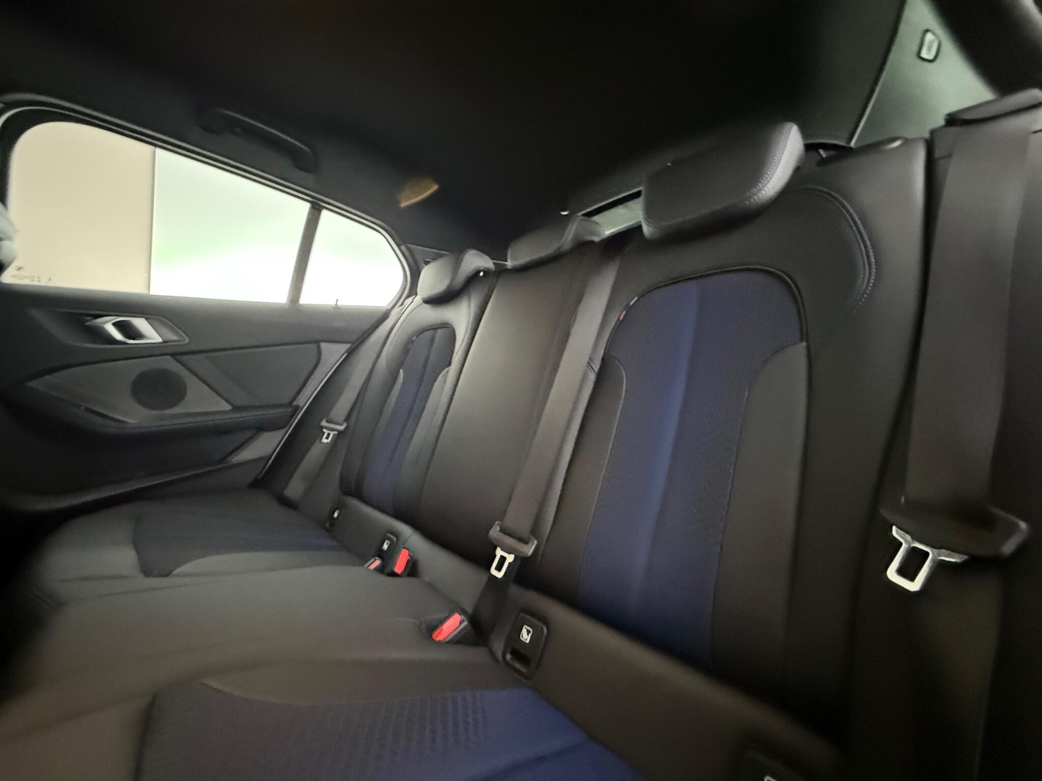 BMW 1 Series view 31