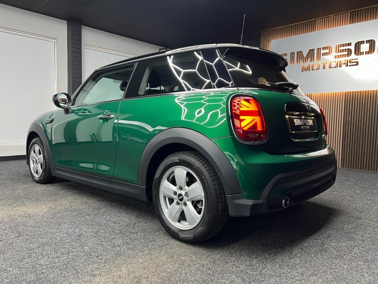 Mini Hatch view 5