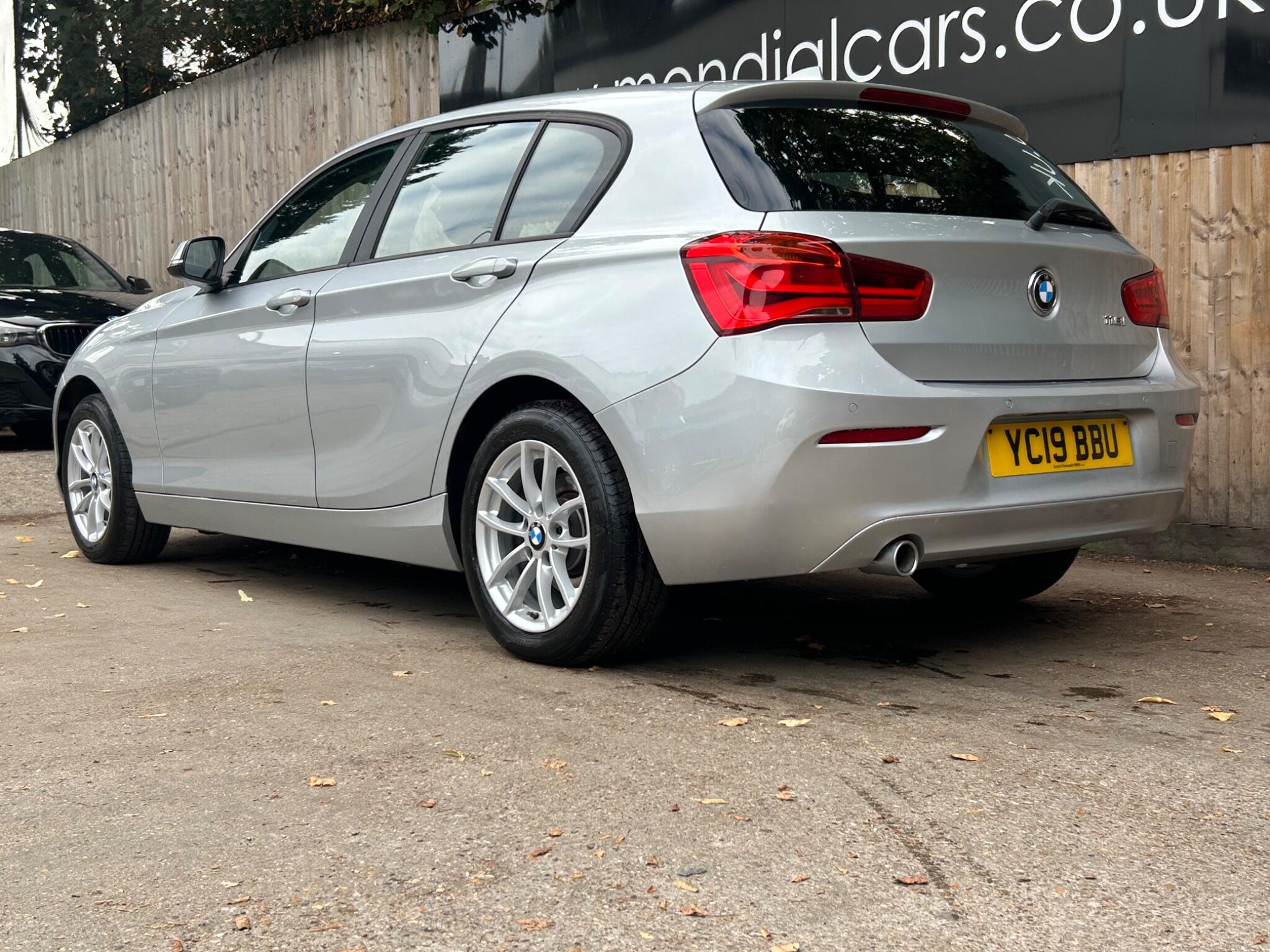 BMW 1 Series view 16