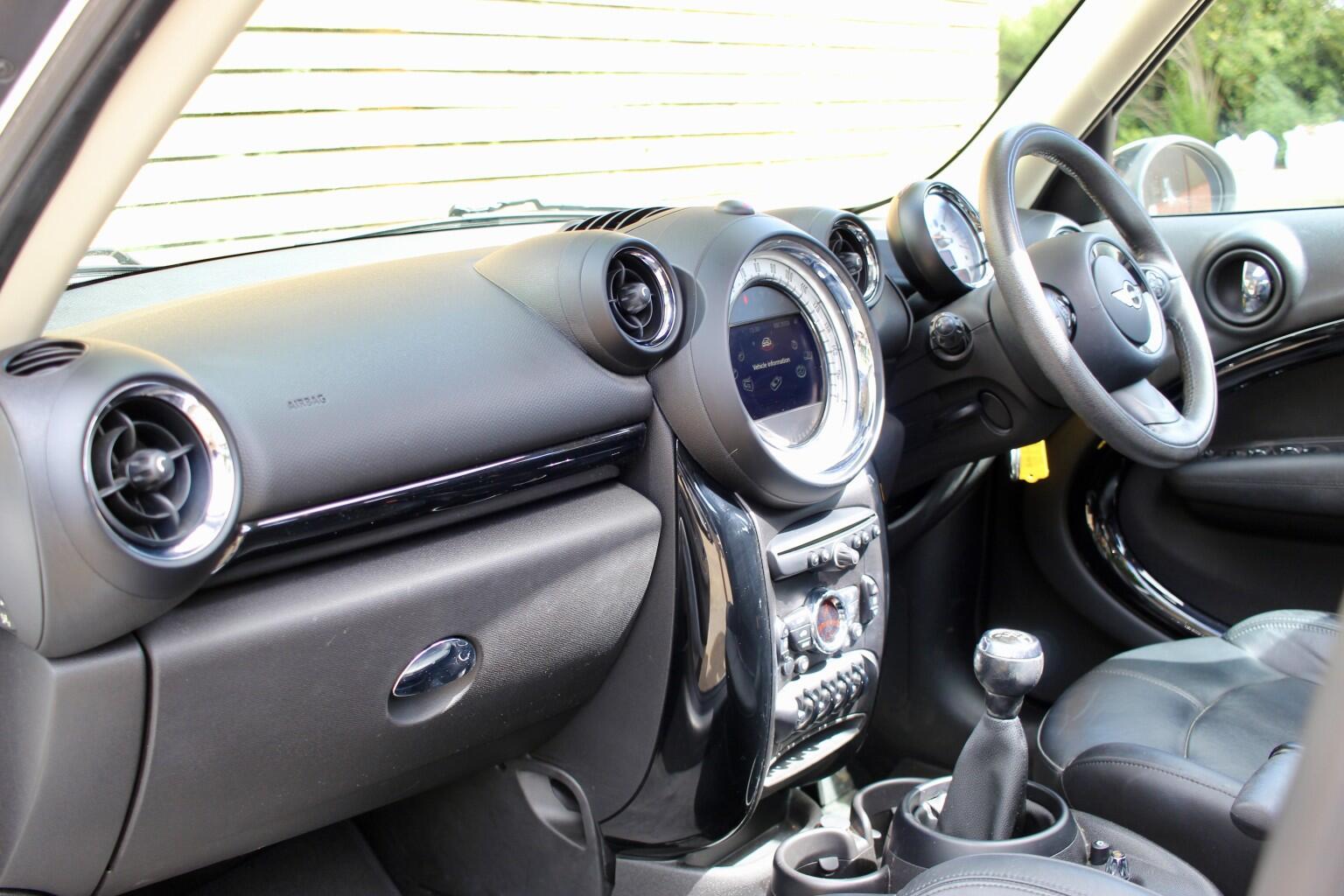 Mini Countryman view 15