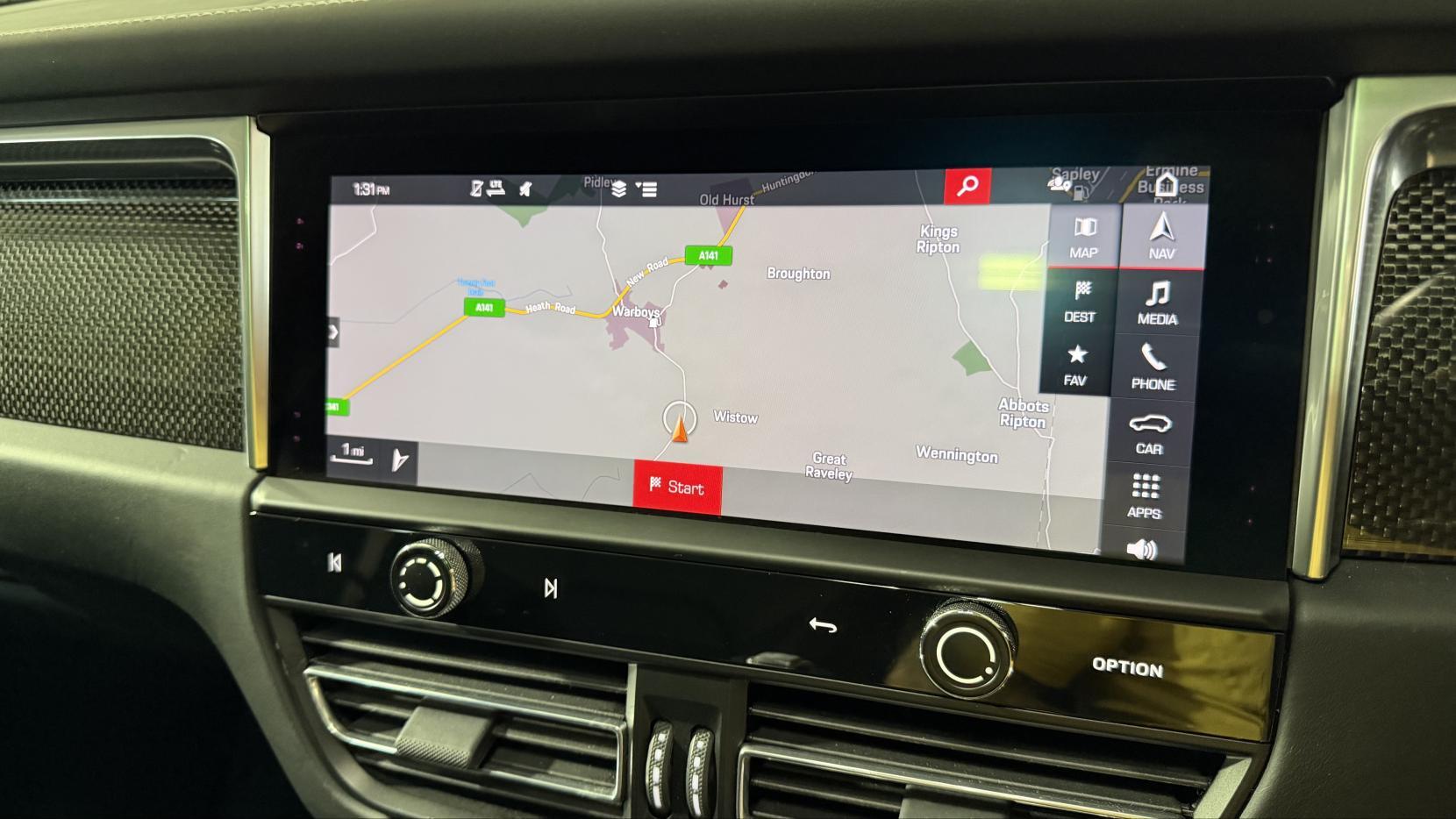 Porsche Macan view 18