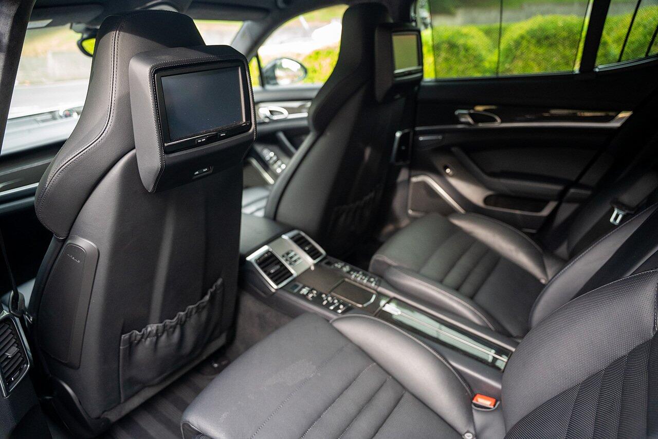 Porsche Panamera view 88