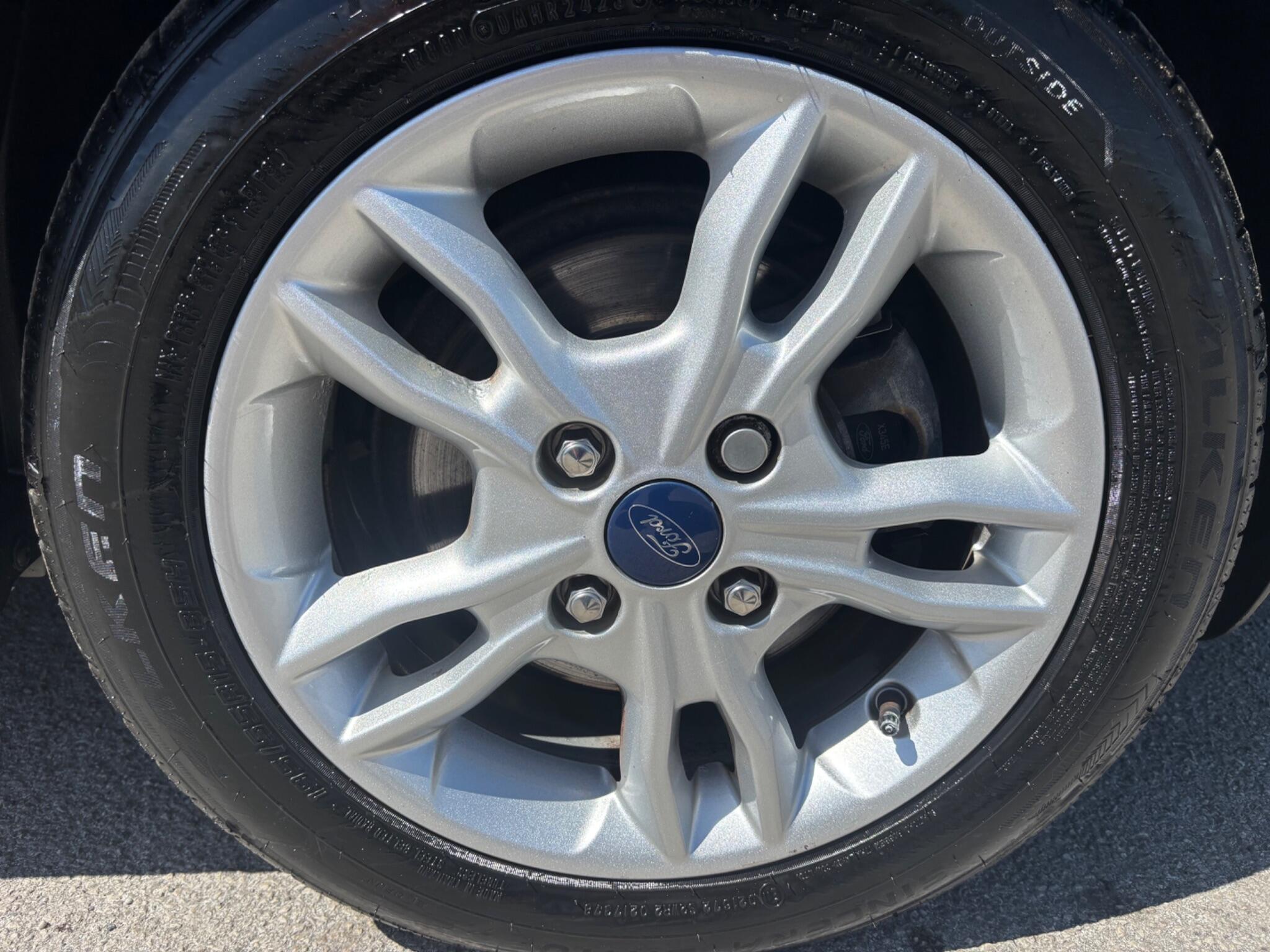 Ford Fiesta view 9