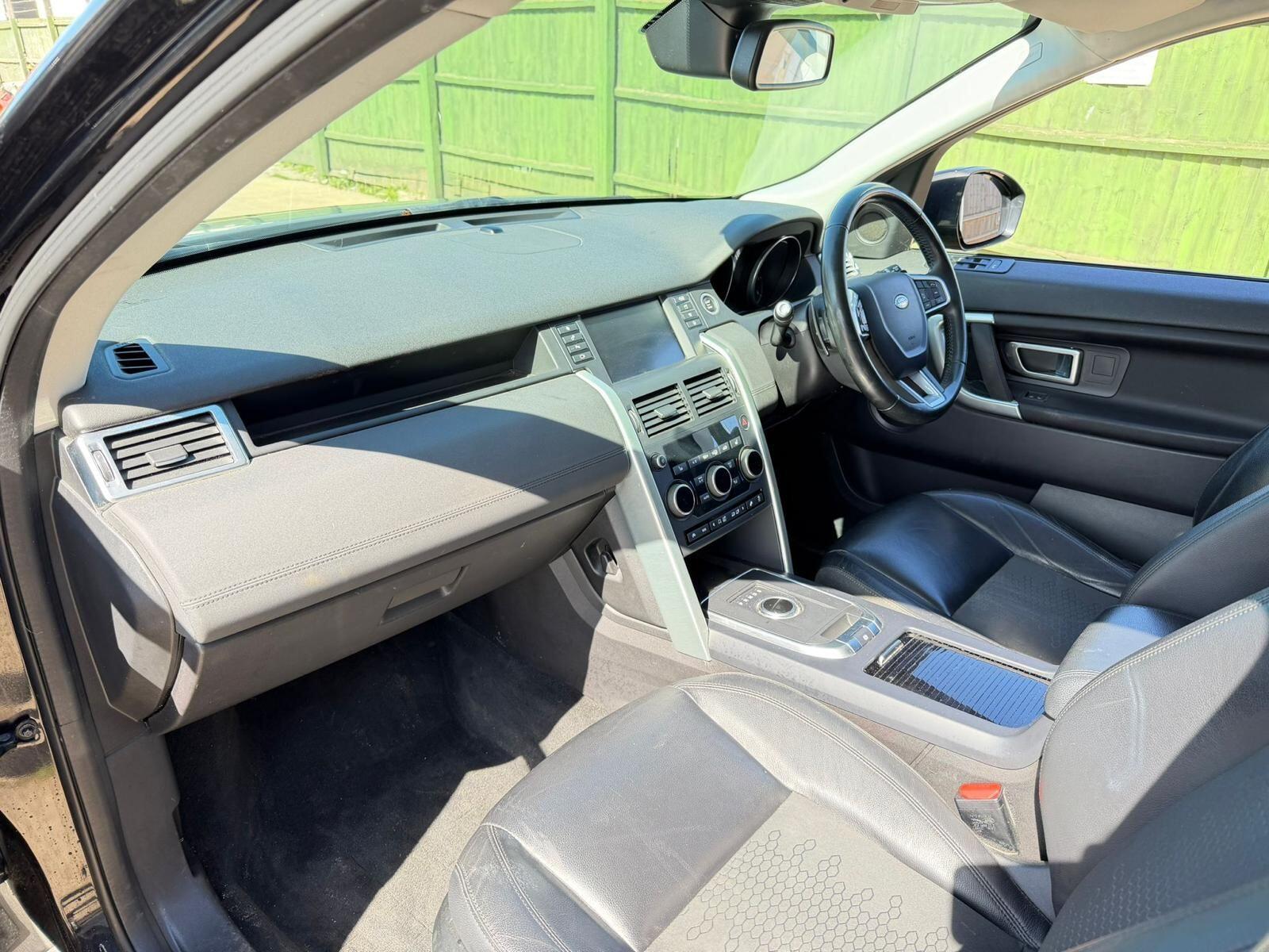 Land Rover Discovery Sport view 10