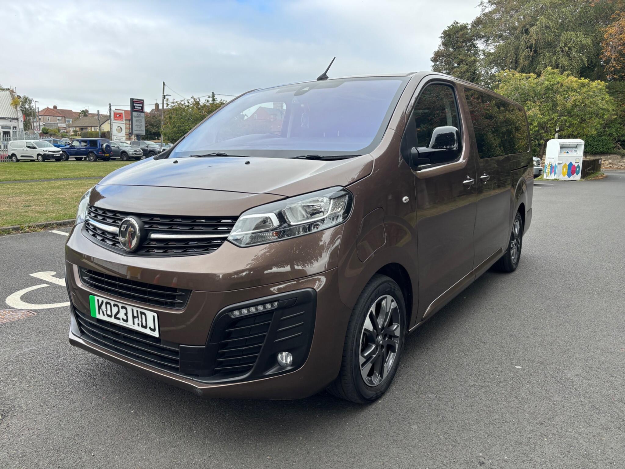 Vauxhall Vivaro Life Electric view 3