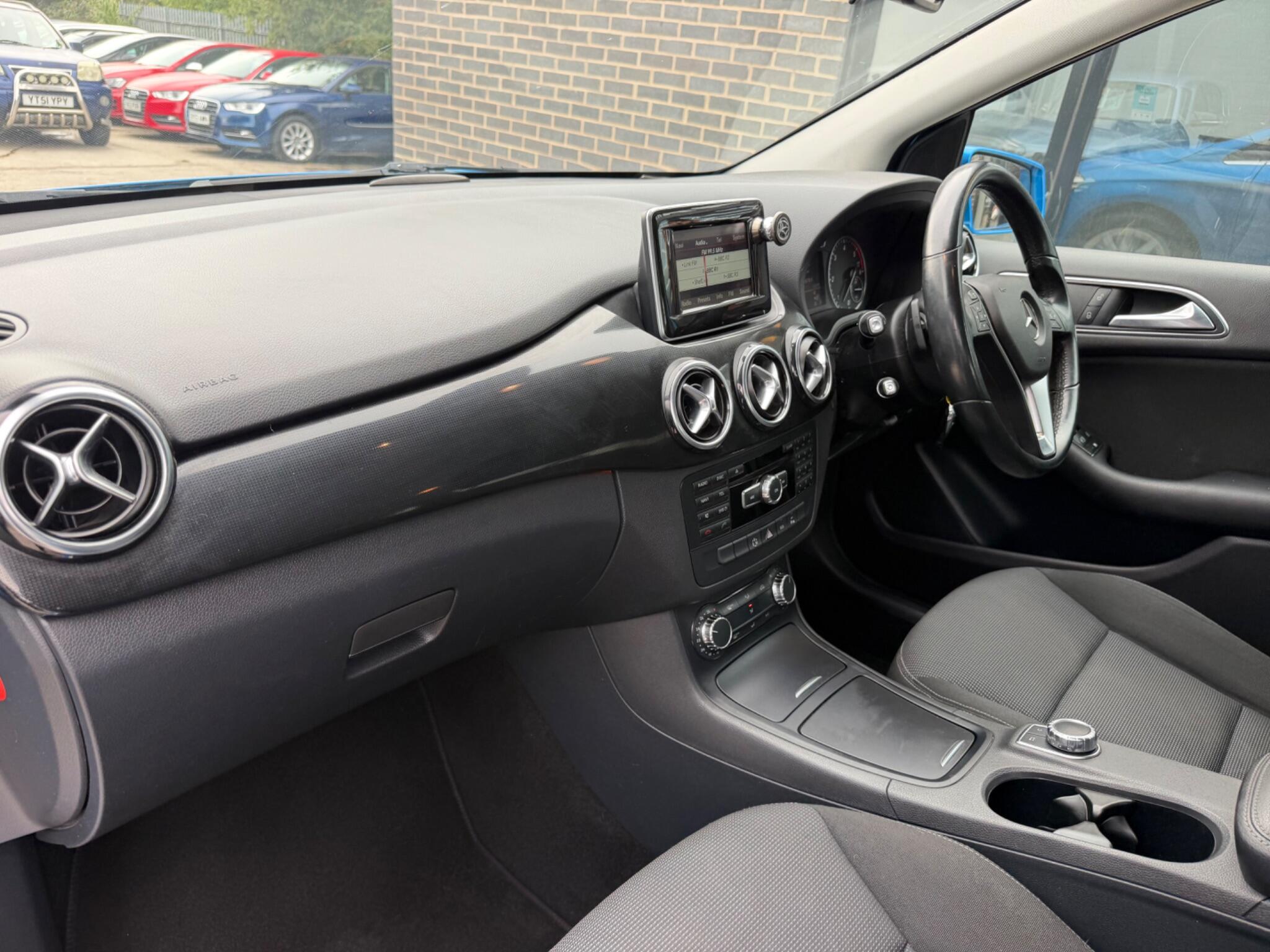 Mercedes-Benz B-Class view 15
