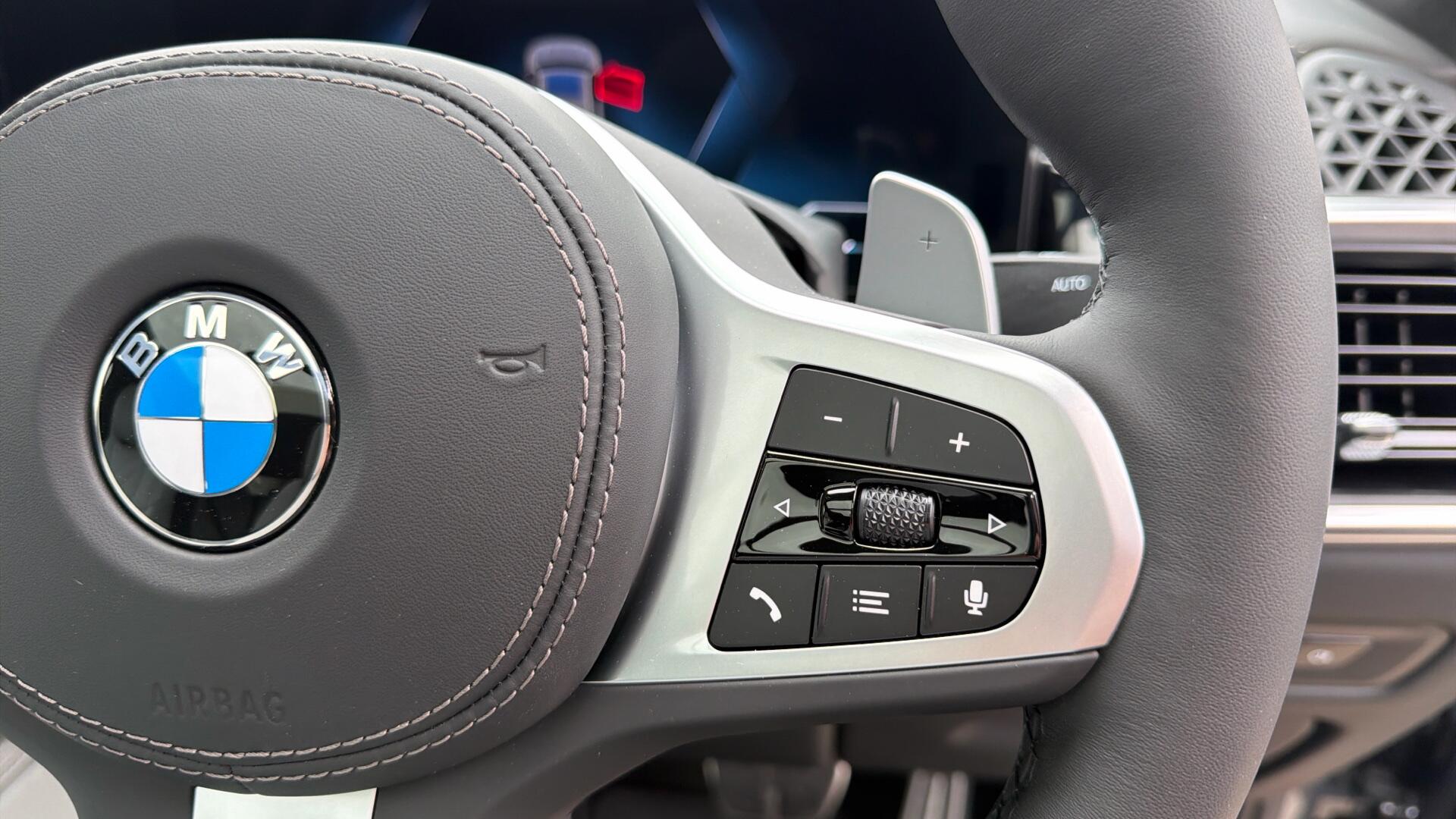 BMW X6 view 18