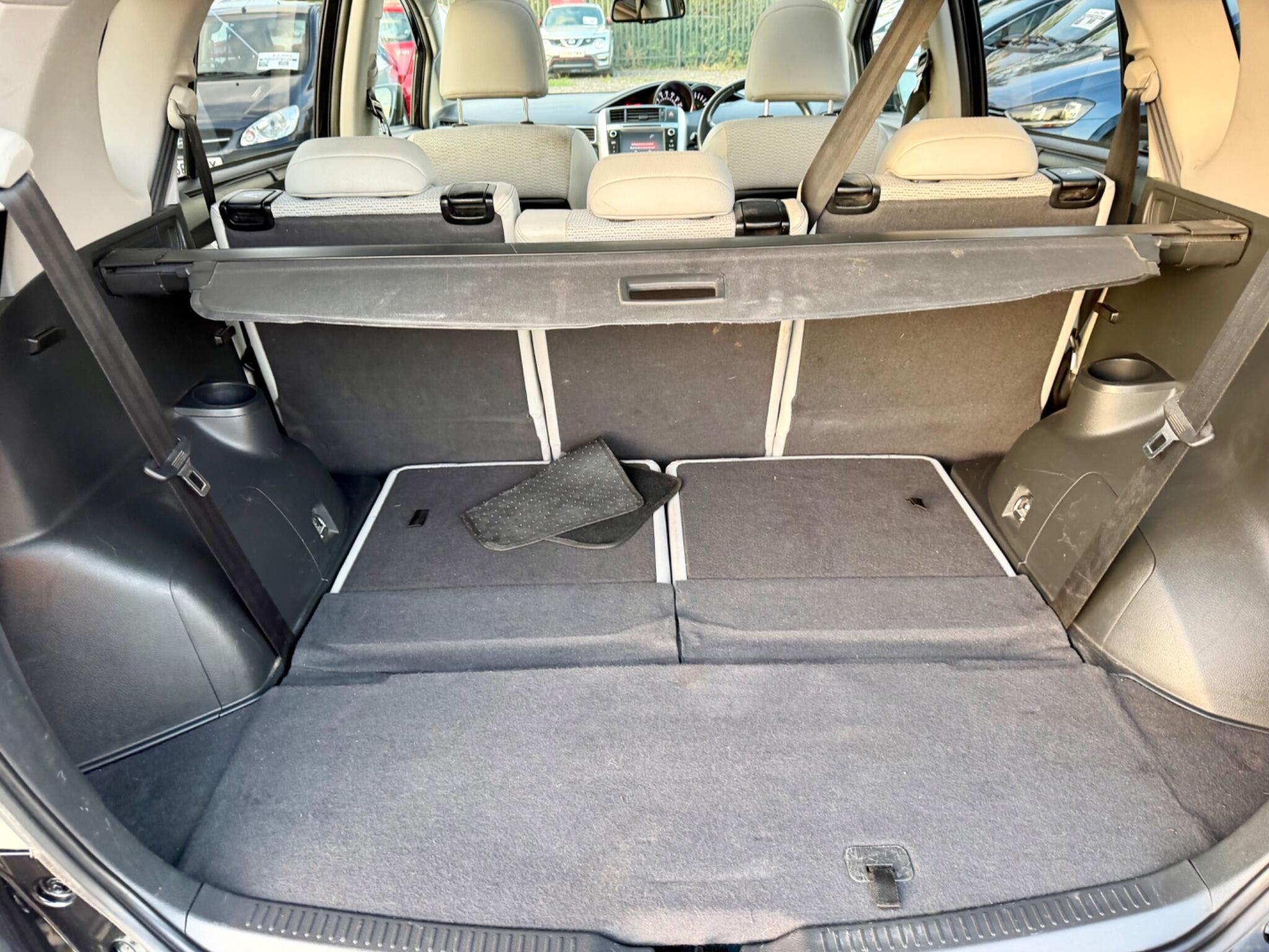 Toyota Verso view 47