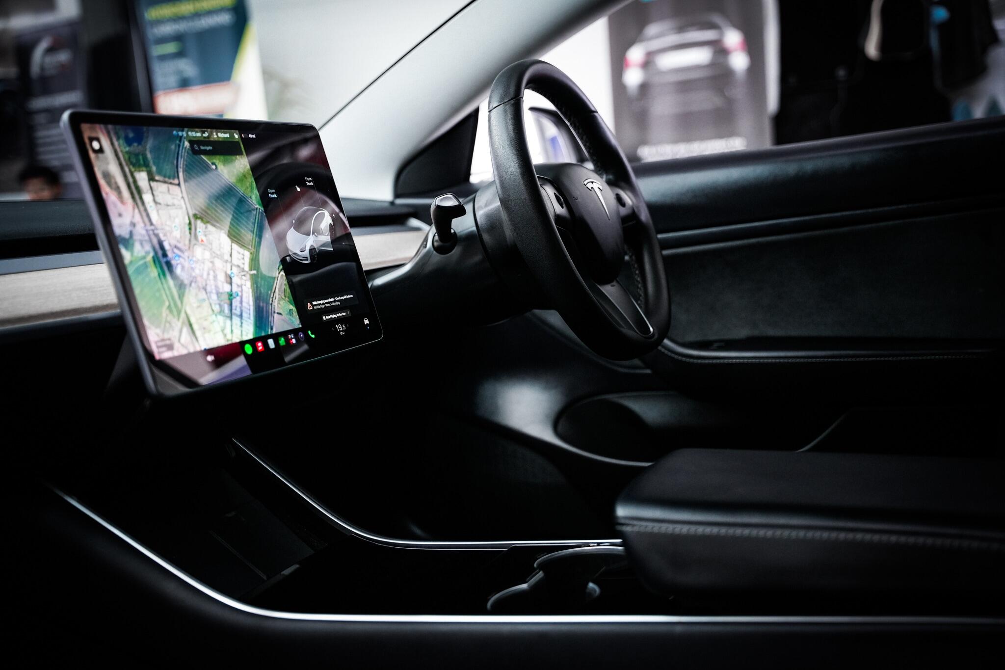 Tesla Model 3 view 3