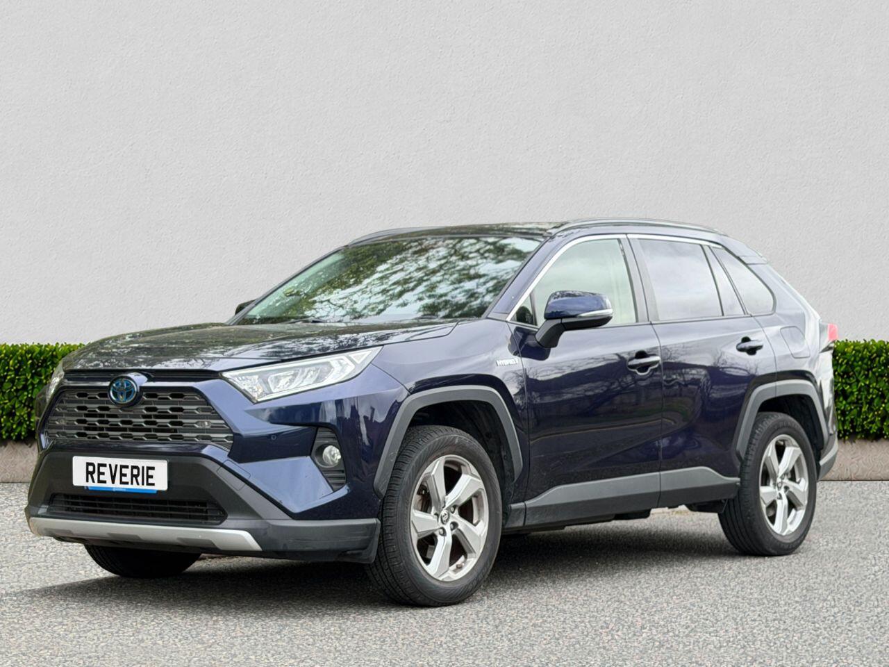 Toyota RAV4 view 3