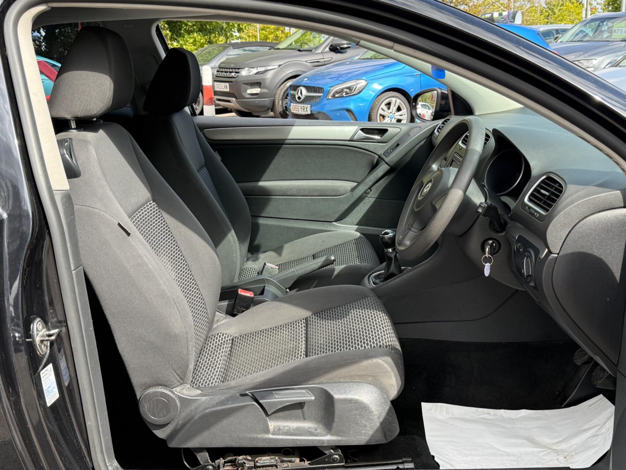 Volkswagen Golf - Image 18