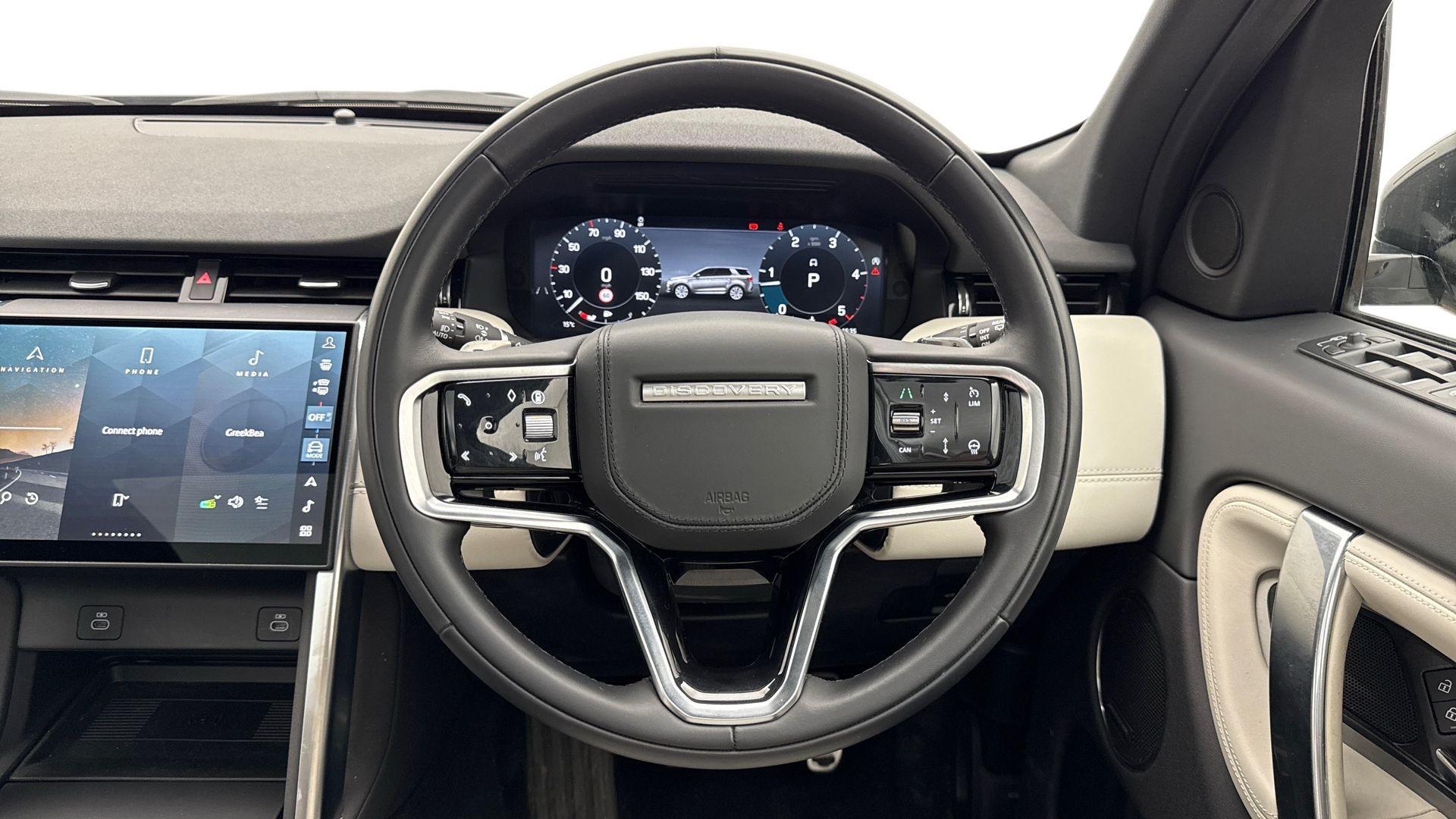 Land Rover Discovery Sport view 15