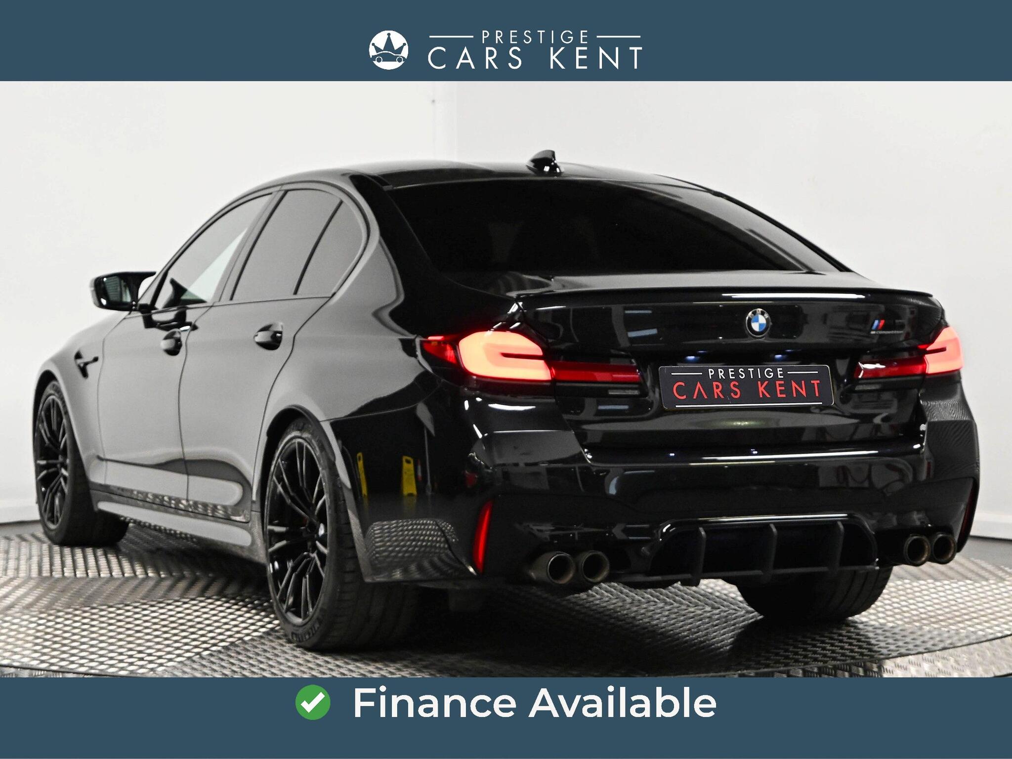 BMW M5 view 3
