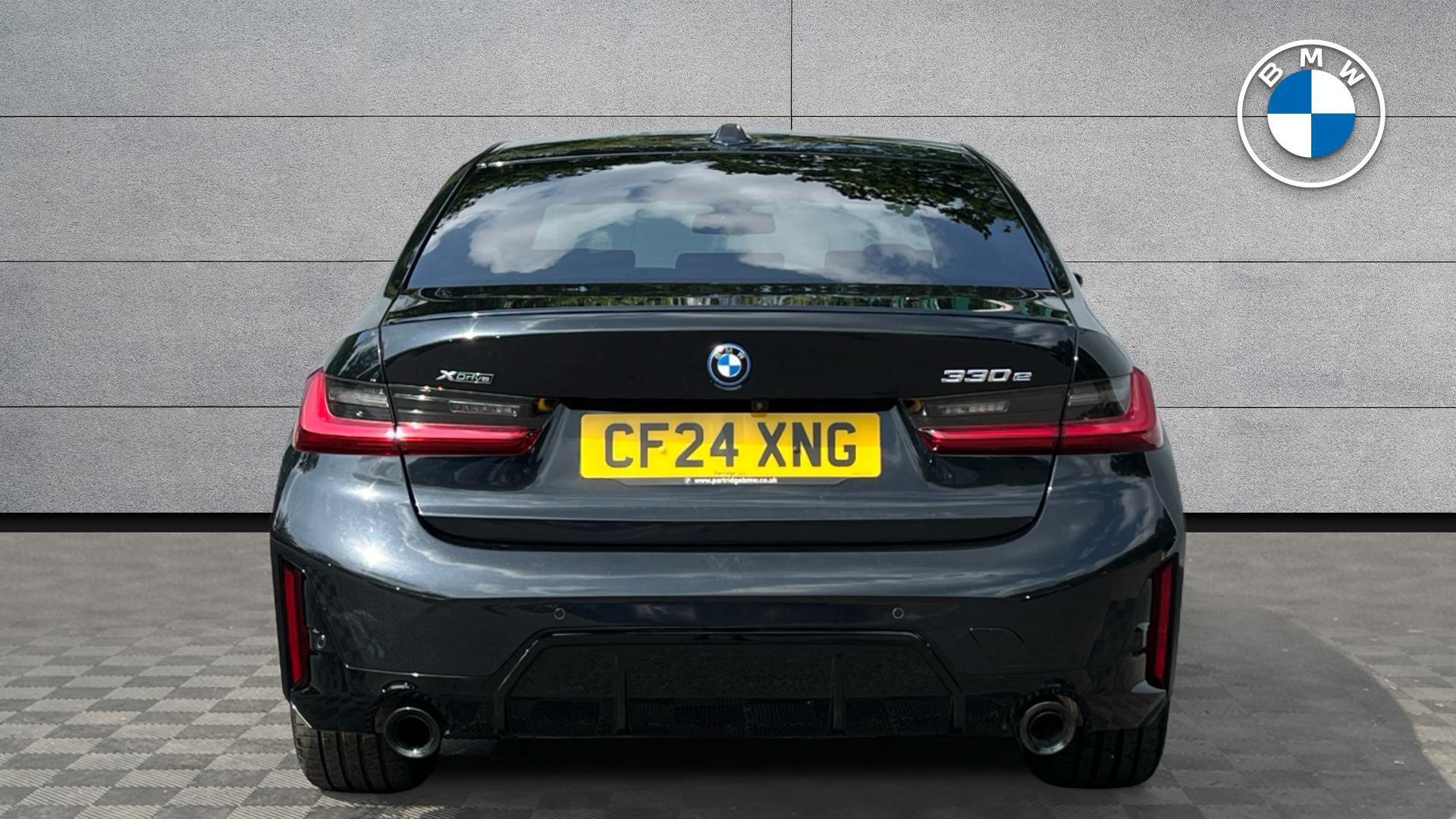 BMW 3 Series view 15