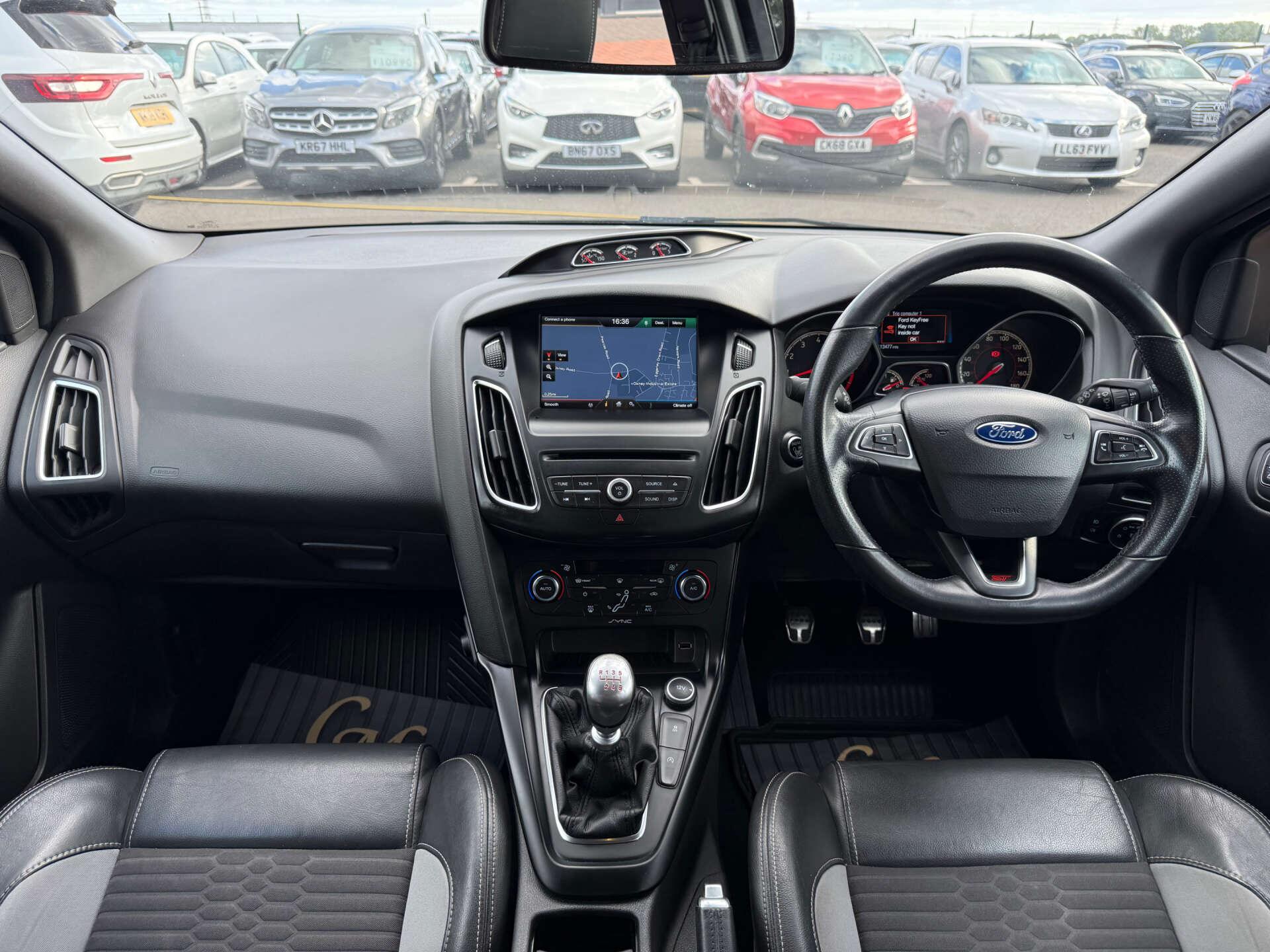 Ford Focus view 64