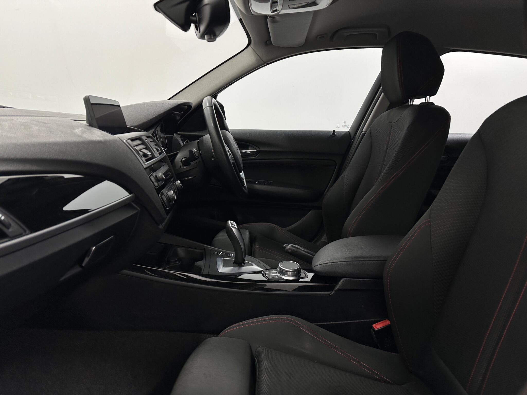 BMW 1 Series view 35