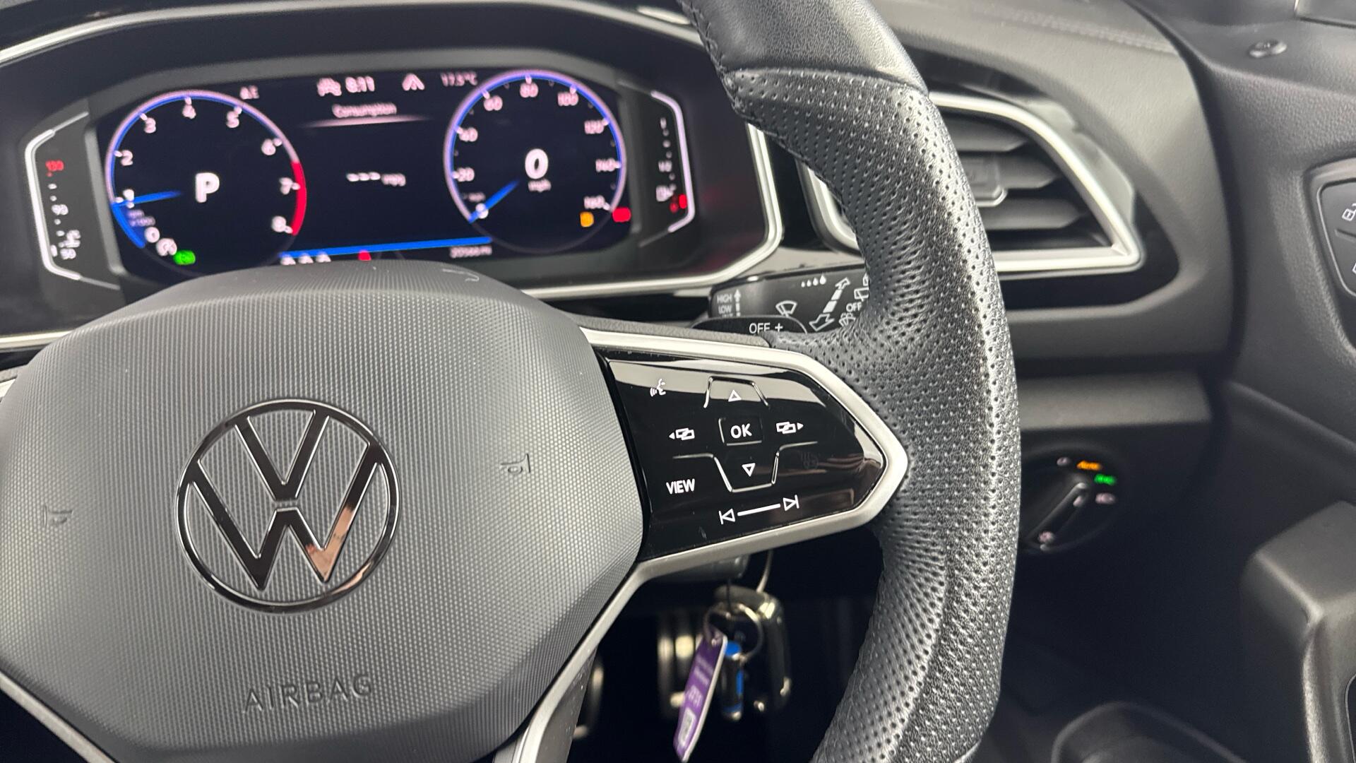 Volkswagen T-Roc view 41