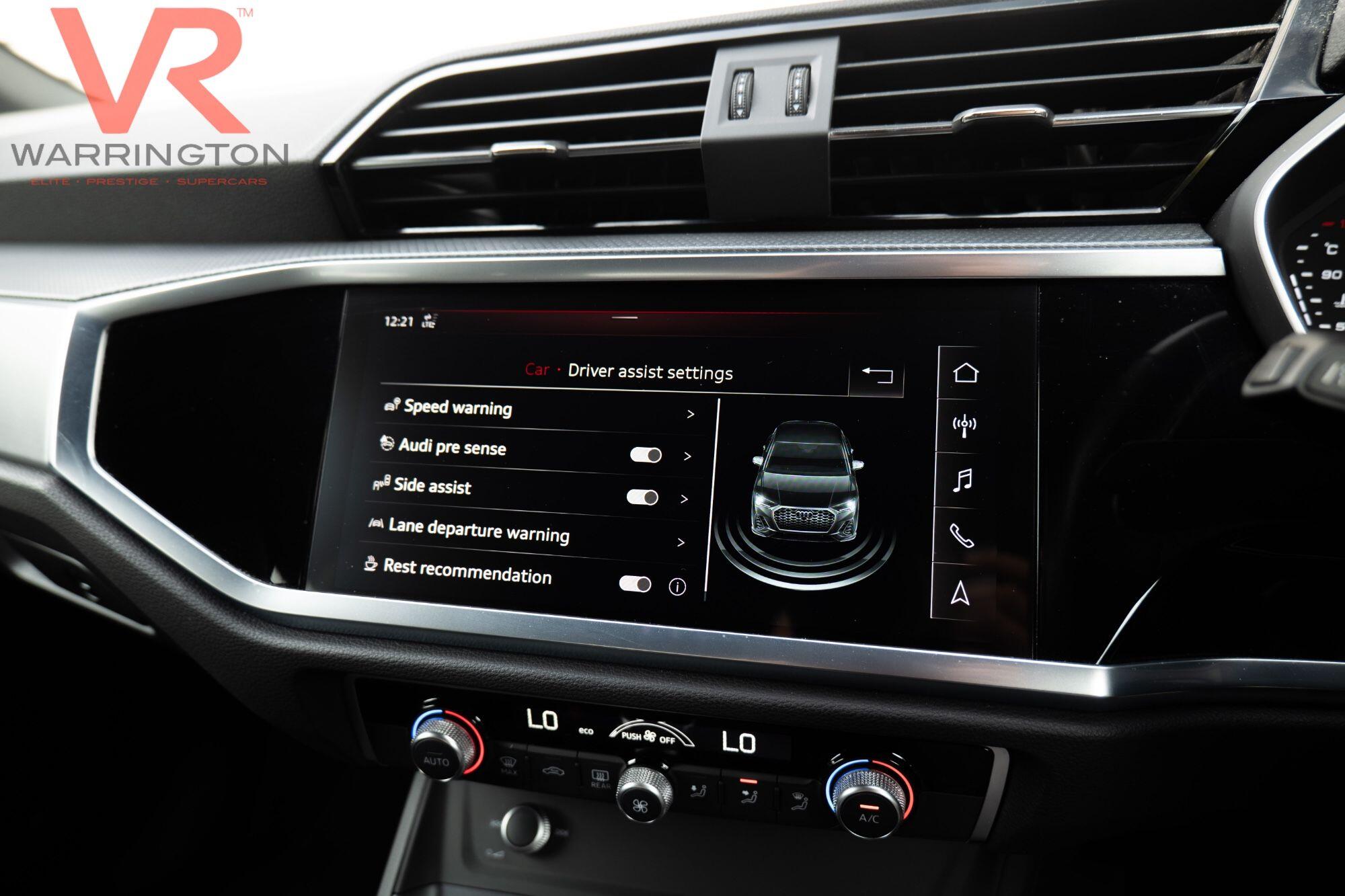 Audi Q3 view 33