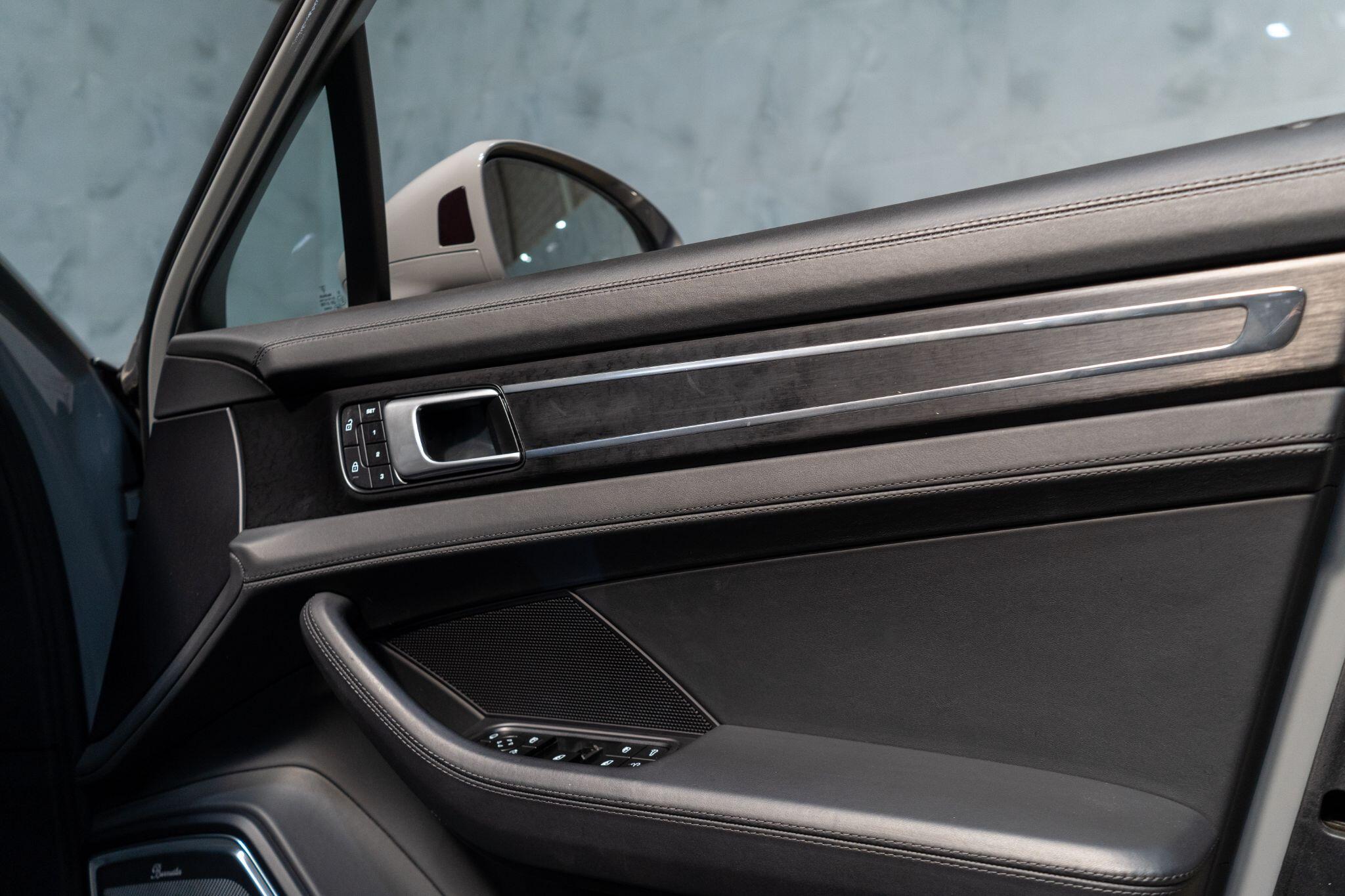 Porsche Panamera view 36
