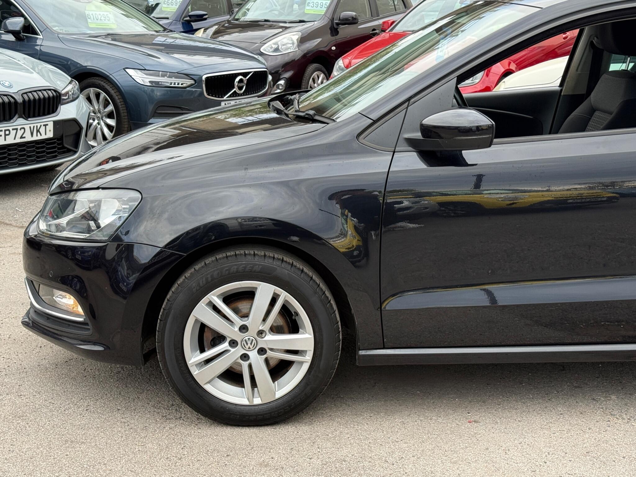 Volkswagen Polo - Image 11
