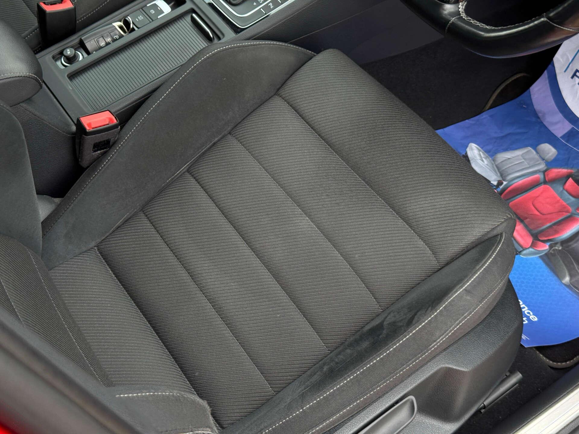 Volkswagen Golf view 27