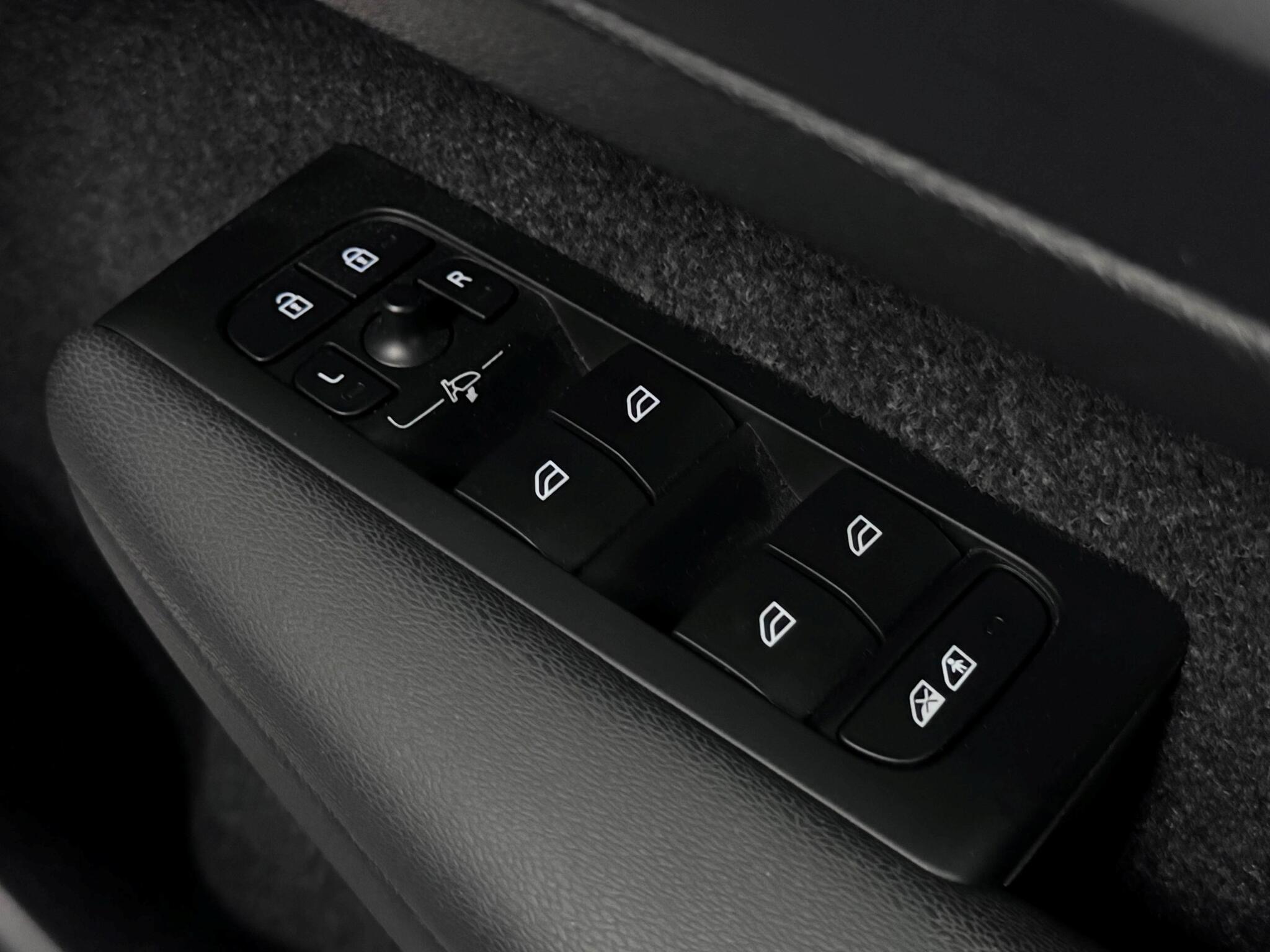 Volvo XC40 view 18
