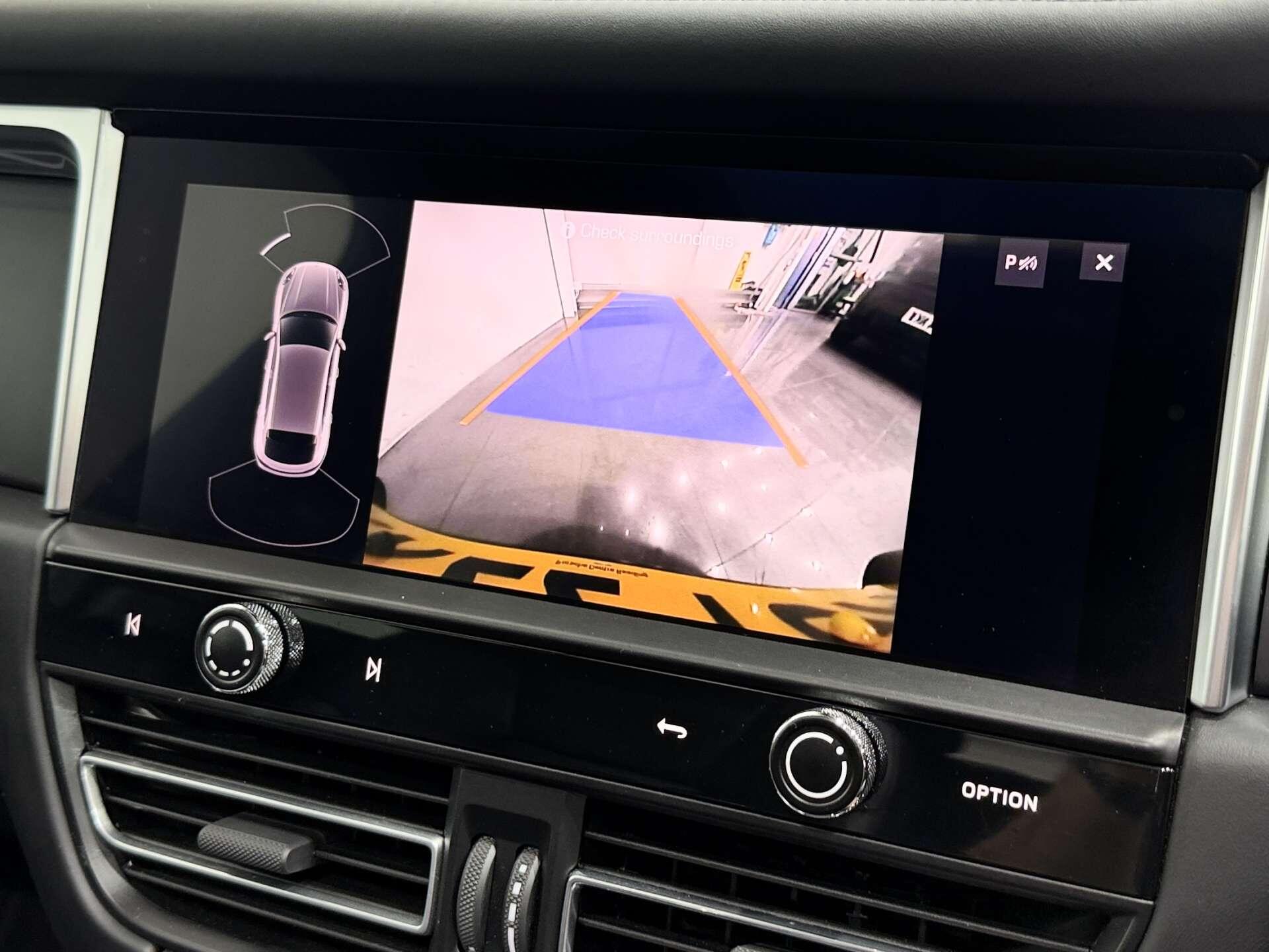 Porsche Macan view 53