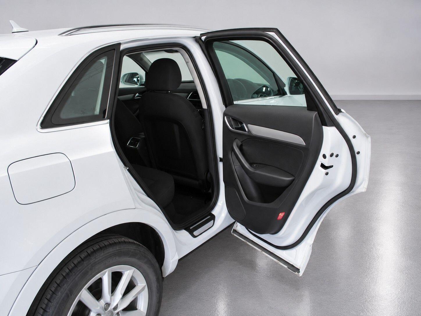 Audi Q3 view 26