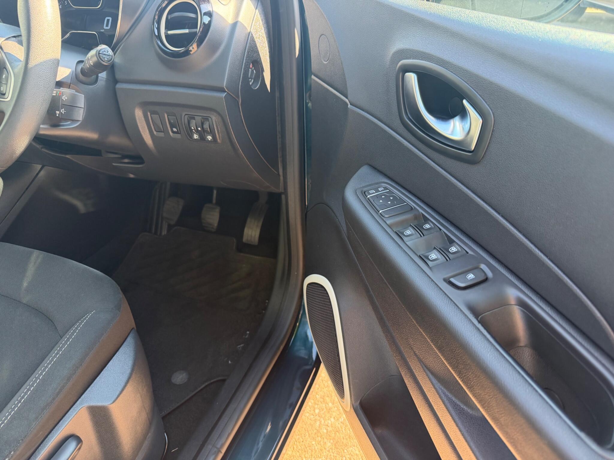 Renault Captur view 5