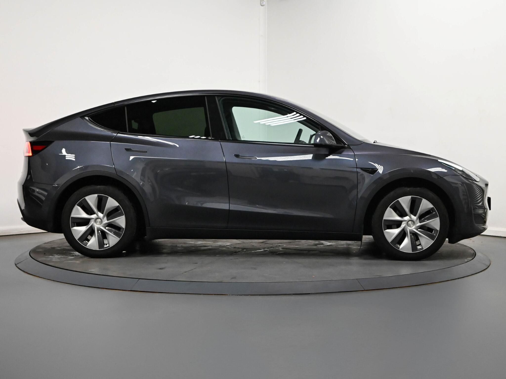 Tesla Model Y view 26