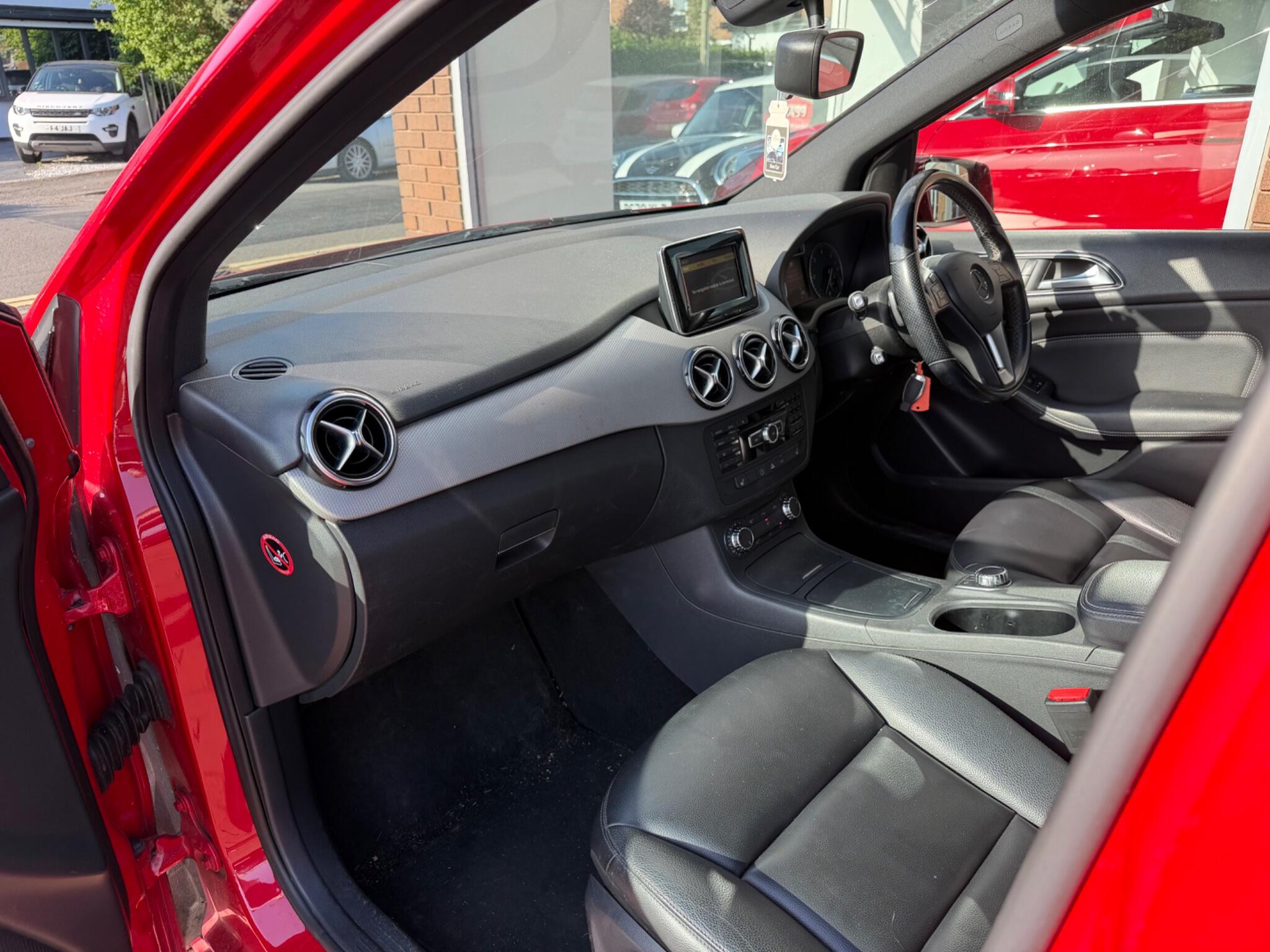 Mercedes-Benz B-Class view 16