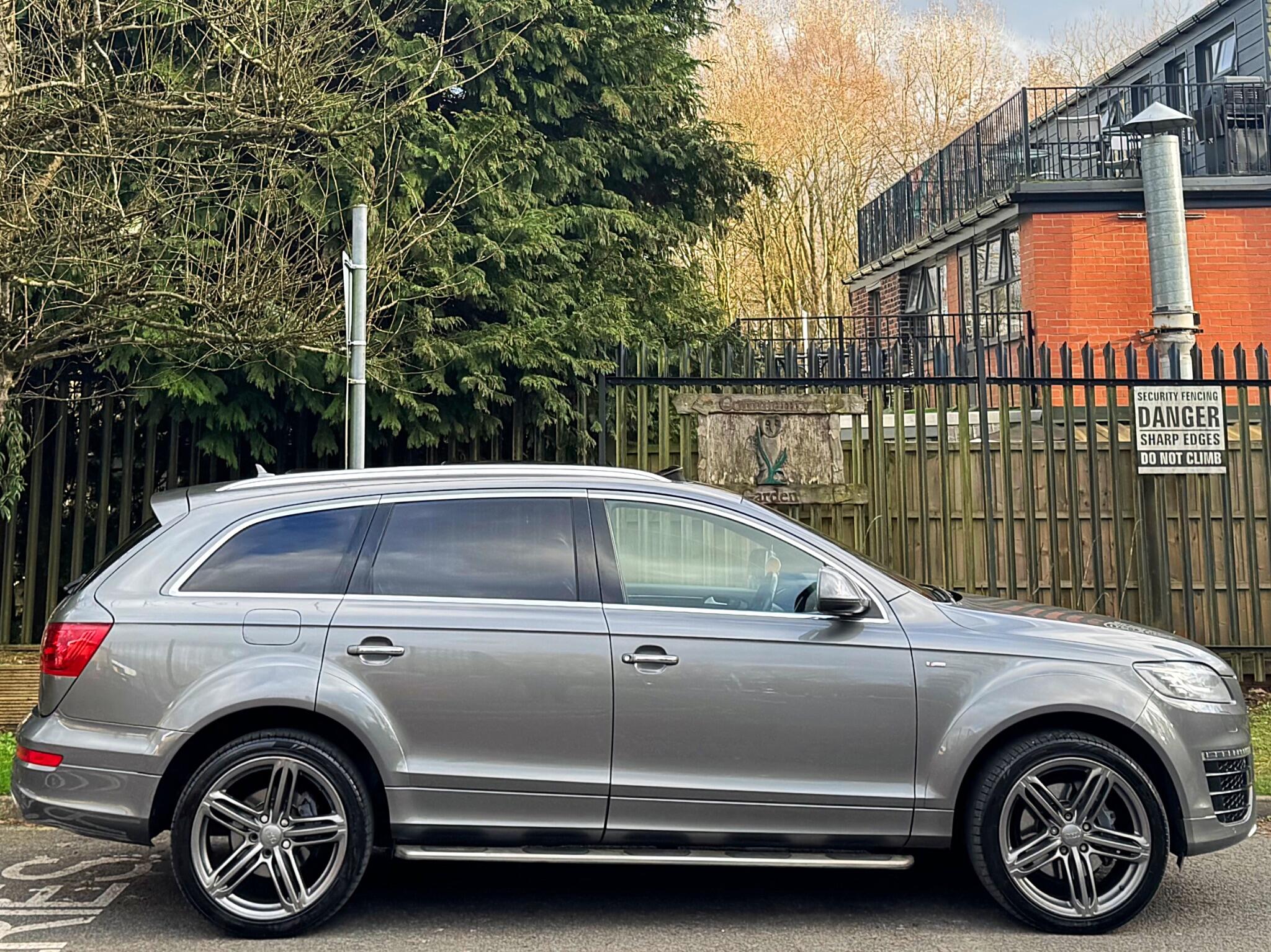 2014 Audi Q7 3.0 TDI V6 S line Sport Edition Tiptronic quattro Euro 5 (s/s) 5dr image 32