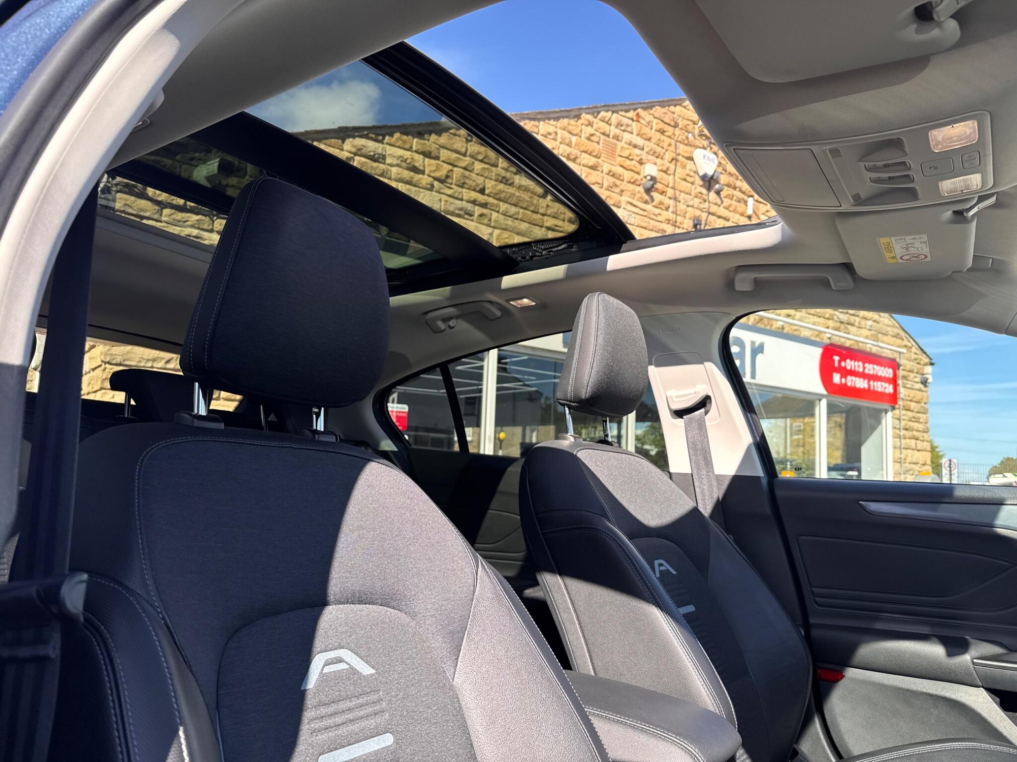 Ford Focus view 12