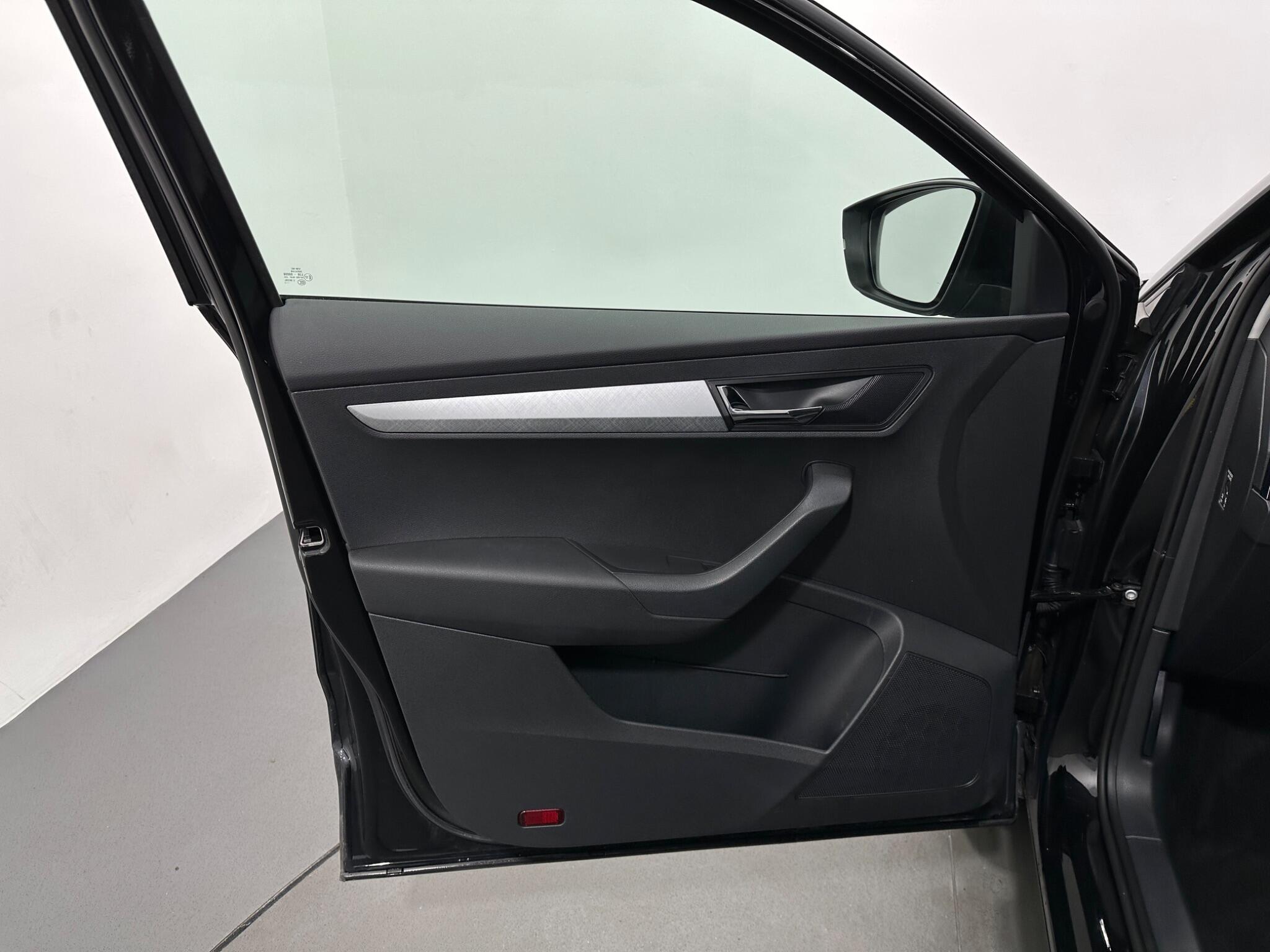 Skoda Karoq view 35
